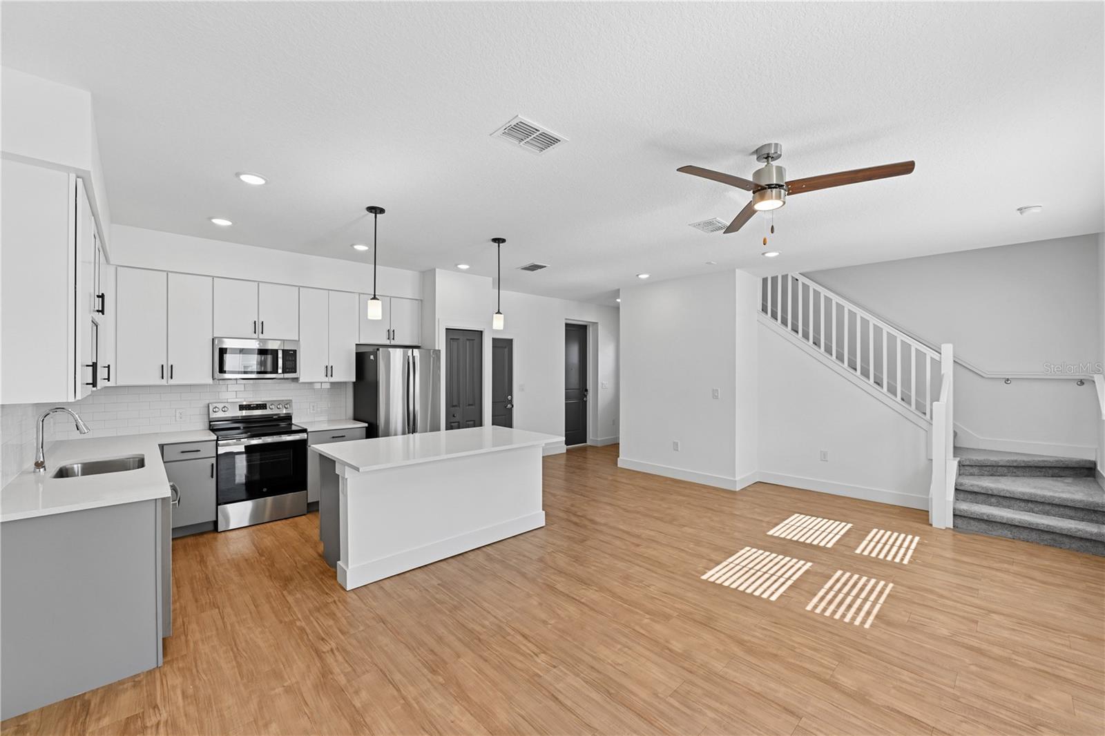 Image 7 of 21 For 1898 Zac Street Sunset