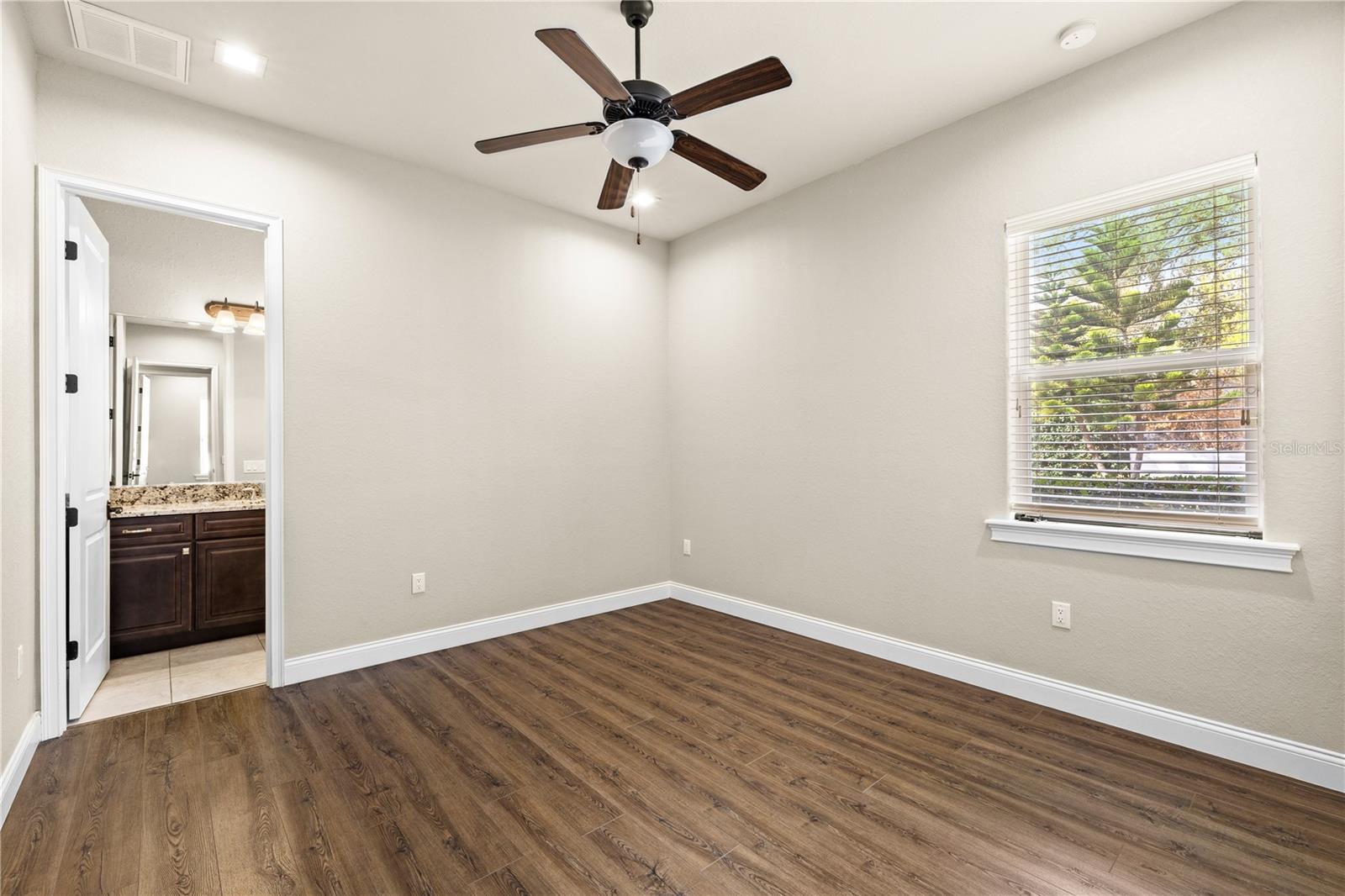 Image 31 of 72 For 9468 Waterford Oaks Drive