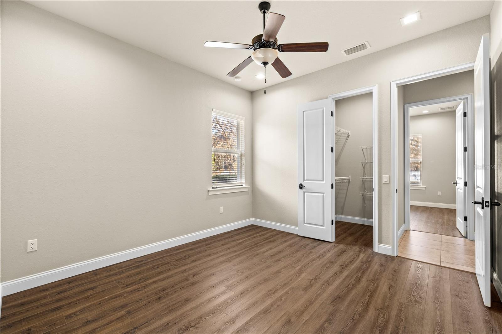 Image 33 of 72 For 9468 Waterford Oaks Drive