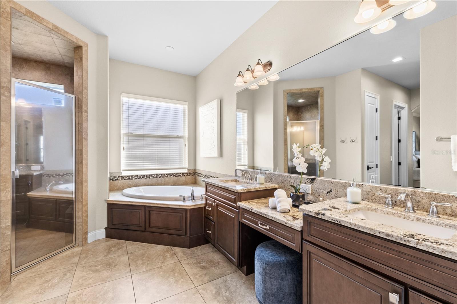 Image 37 of 72 For 9468 Waterford Oaks Drive