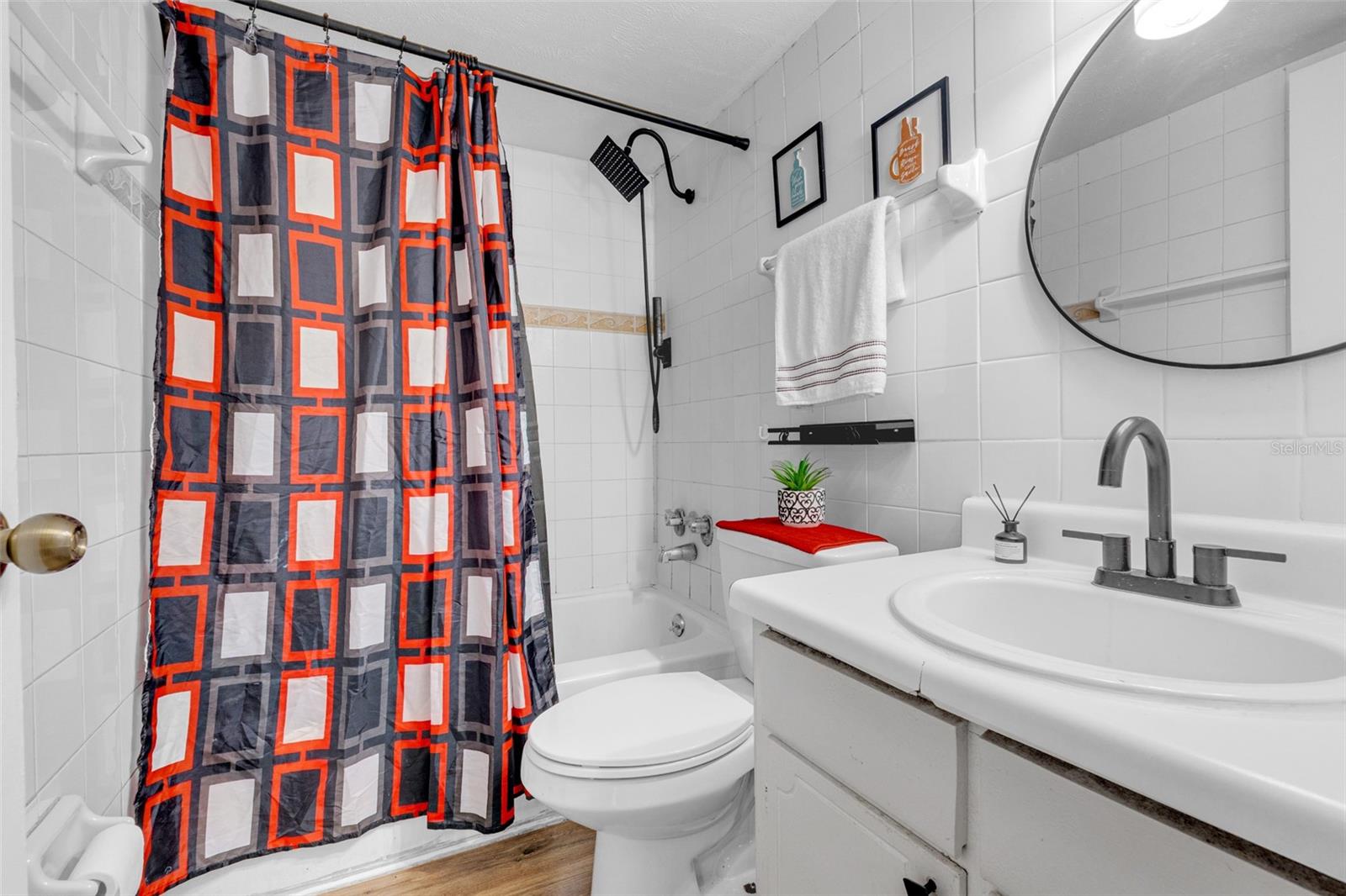 Image 17 of 21 For 1605 Oak Ridge Road Unit A