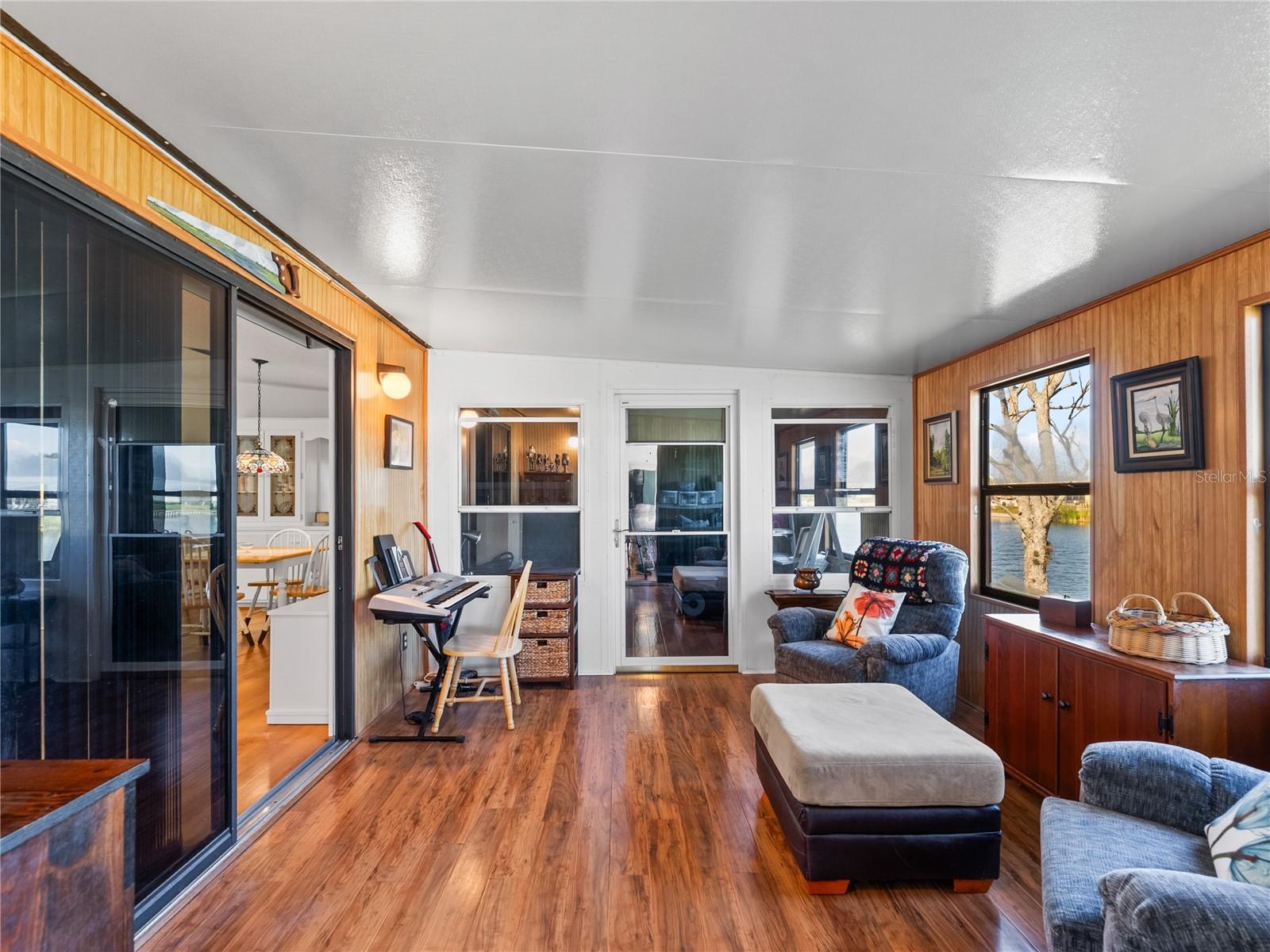 Image 10 of 32 For 1740 35th Circle