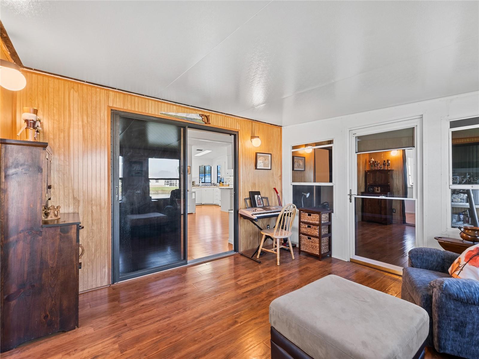 Image 11 of 32 For 1740 35th Circle