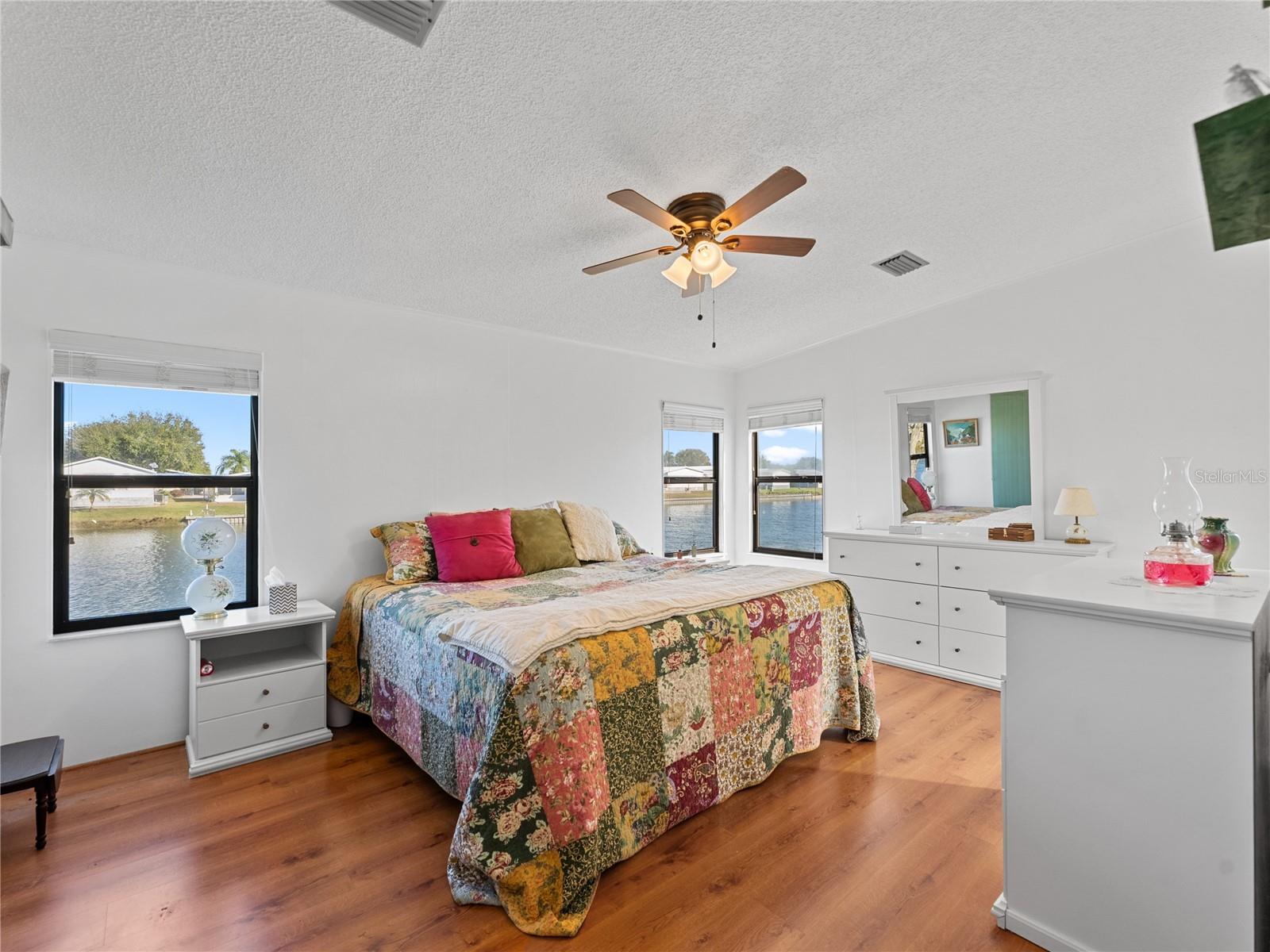 Image 12 of 32 For 1740 35th Circle