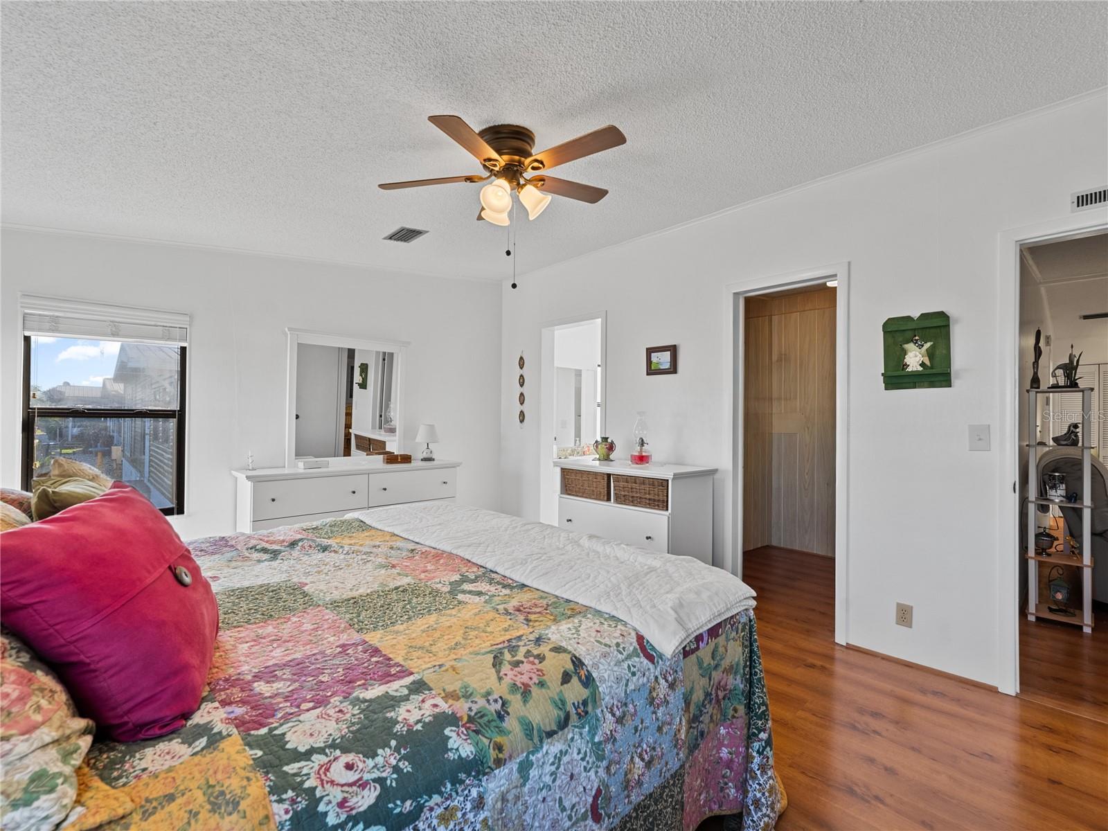 Image 13 of 32 For 1740 35th Circle