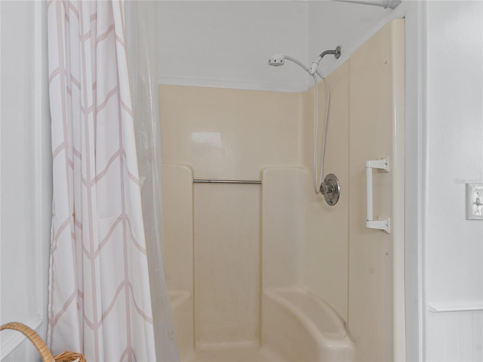 Image 16 of 32 For 1740 35th Circle