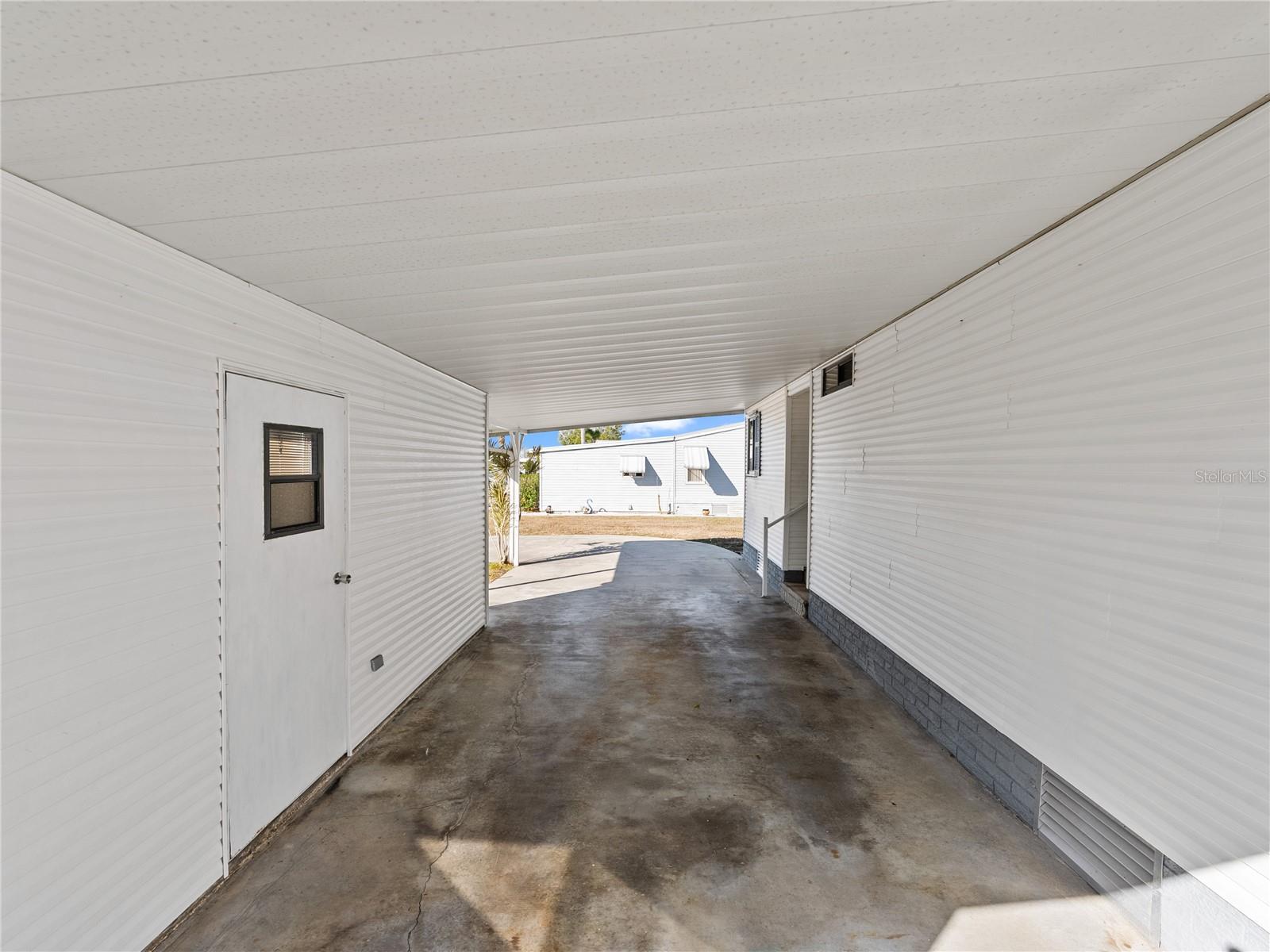 Image 4 of 32 For 1740 35th Circle