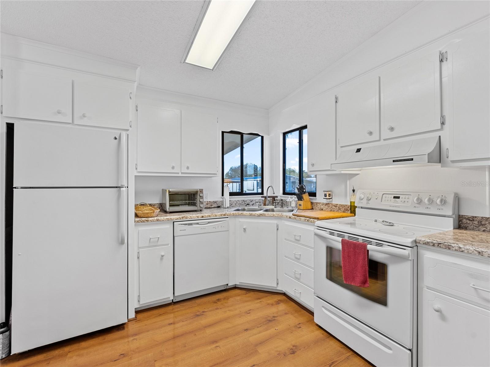 Image 6 of 32 For 1740 35th Circle