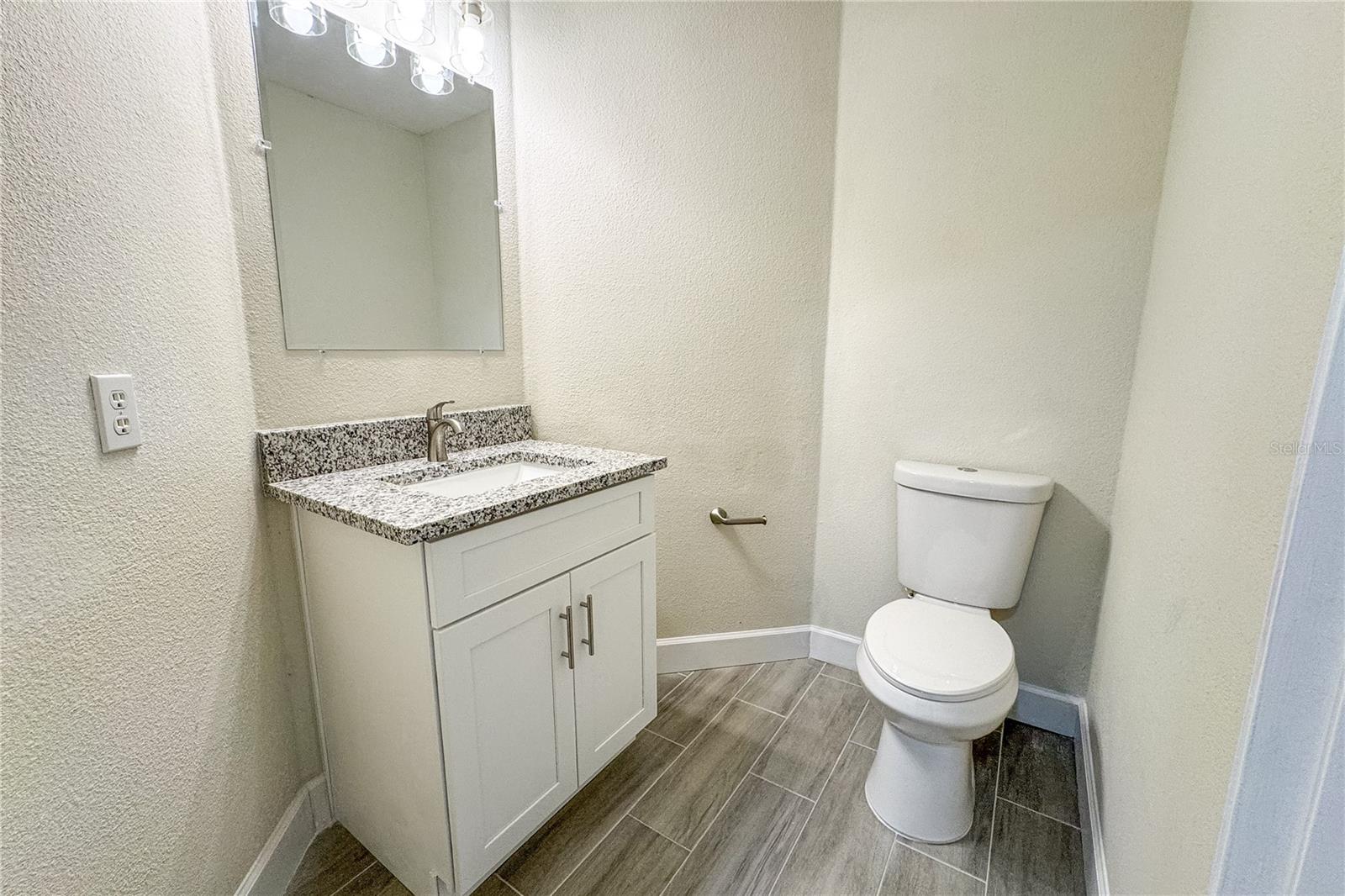 Image 12 of 76 For 515 Bentley Street