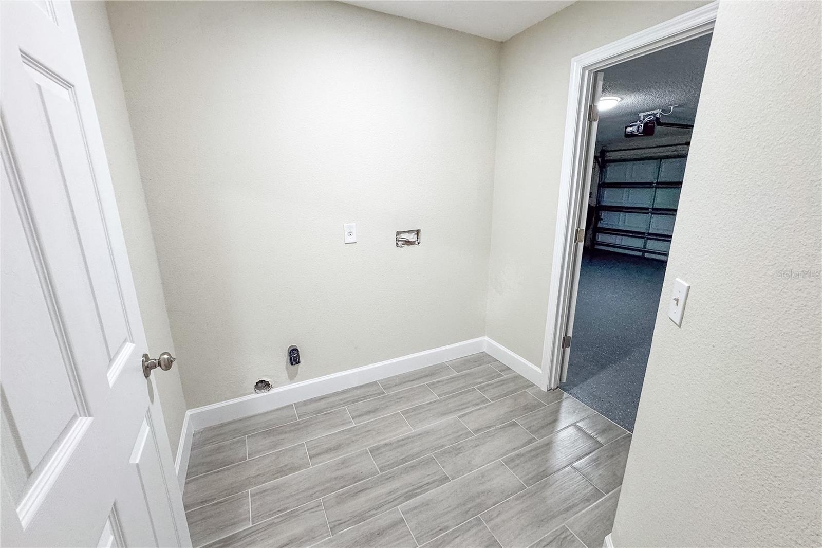 Image 13 of 76 For 515 Bentley Street