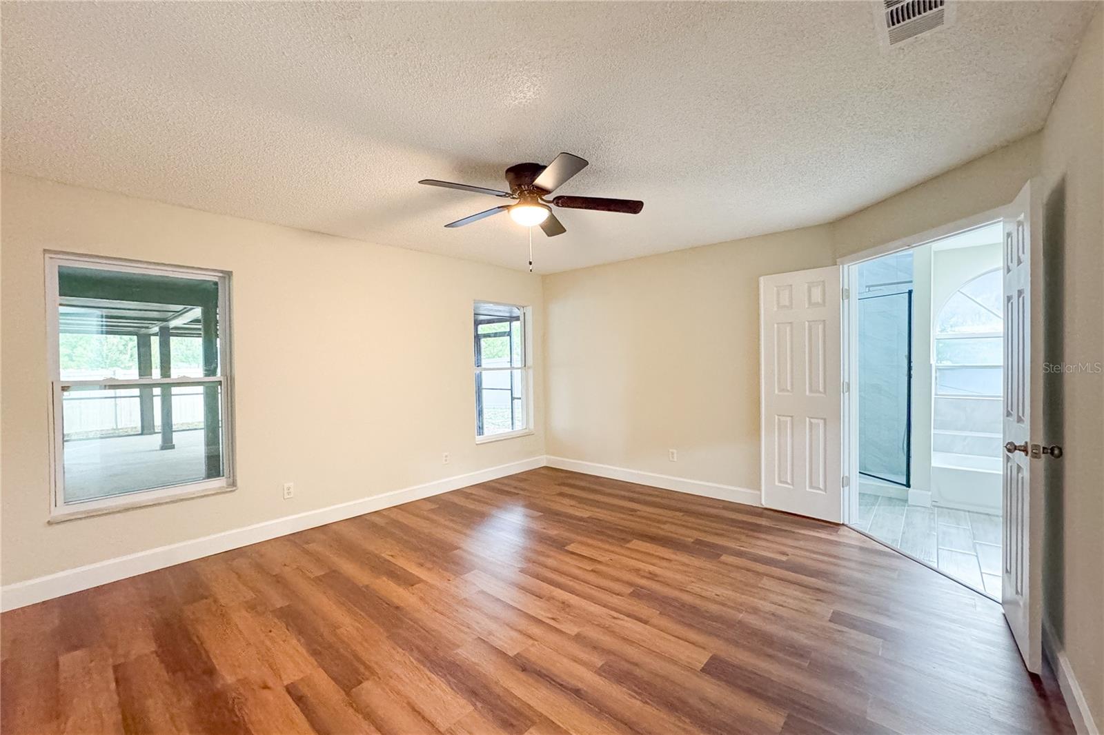 Image 19 of 76 For 515 Bentley Street