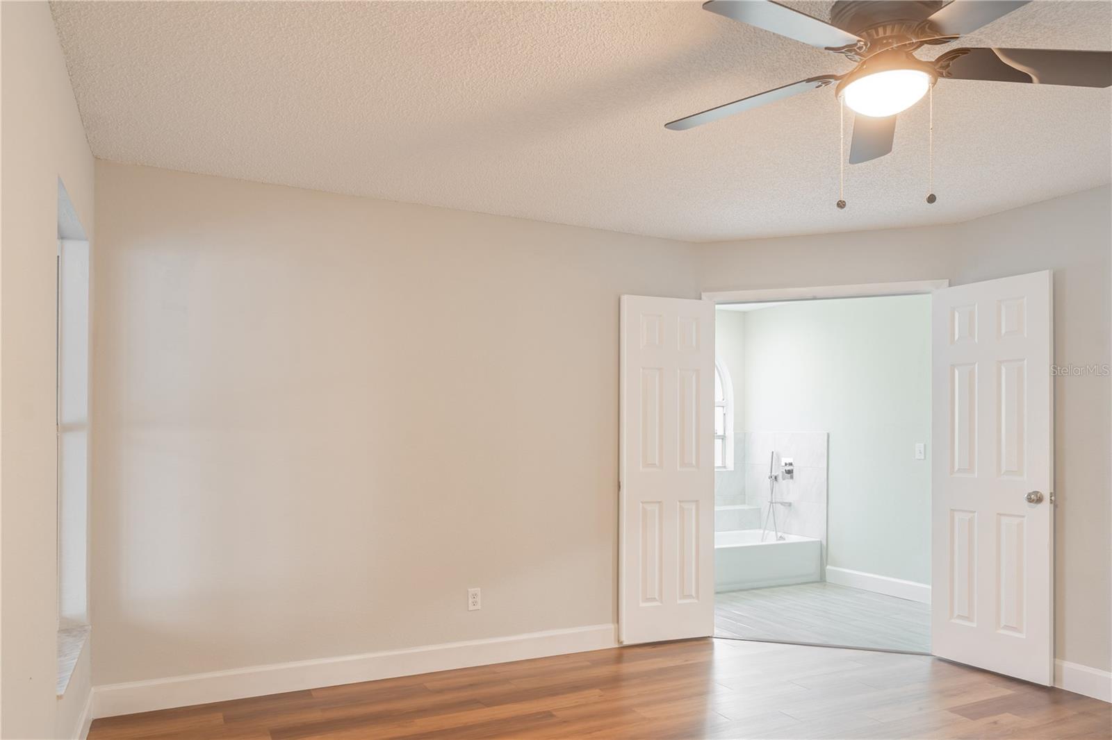 Image 20 of 76 For 515 Bentley Street