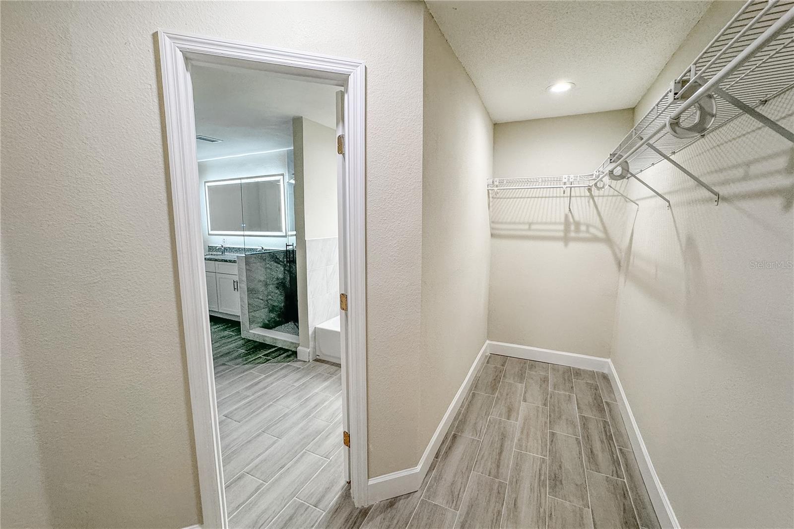 Image 27 of 76 For 515 Bentley Street