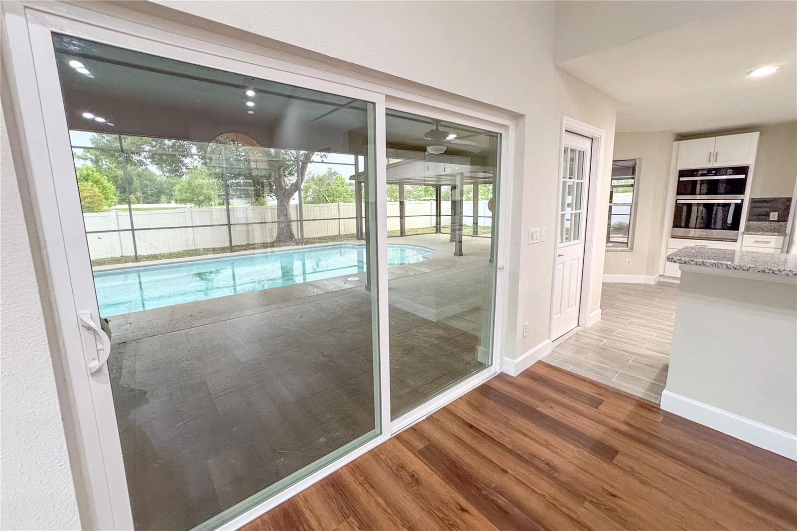 Image 28 of 76 For 515 Bentley Street