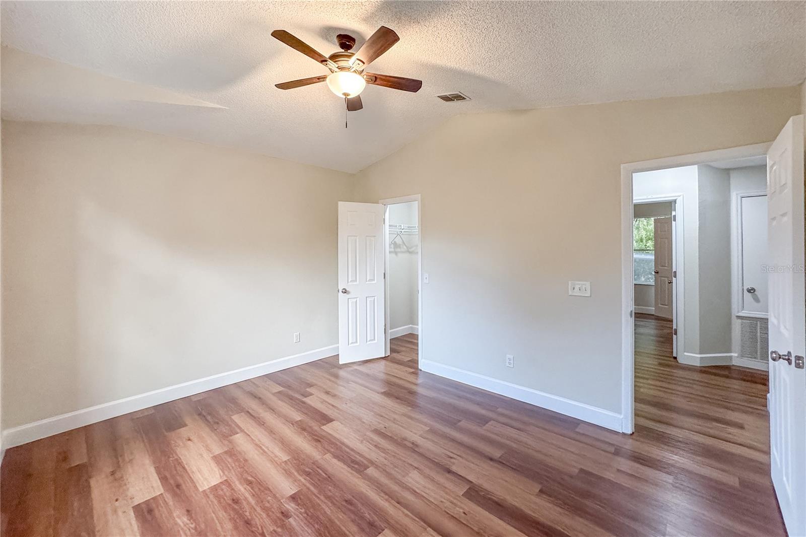 Image 43 of 76 For 515 Bentley Street