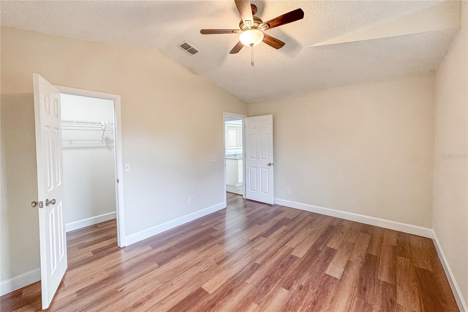 Image 44 of 76 For 515 Bentley Street