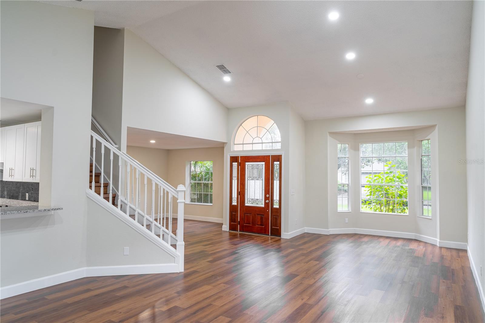 Image 5 of 76 For 515 Bentley Street