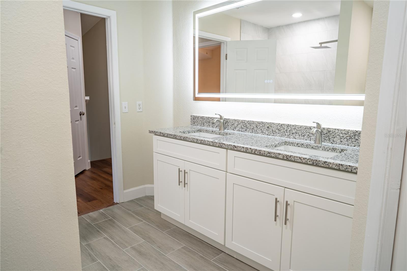 Image 52 of 76 For 515 Bentley Street