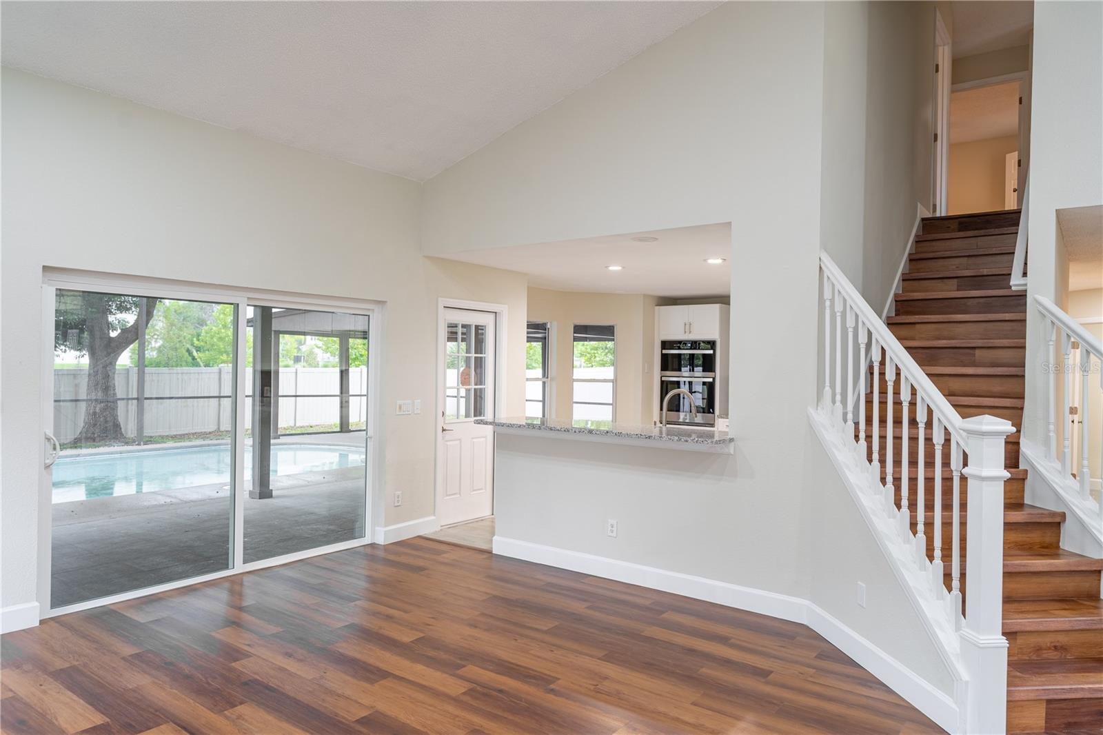 Image 6 of 76 For 515 Bentley Street