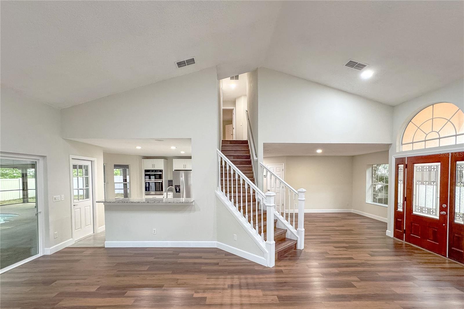 Image 9 of 76 For 515 Bentley Street