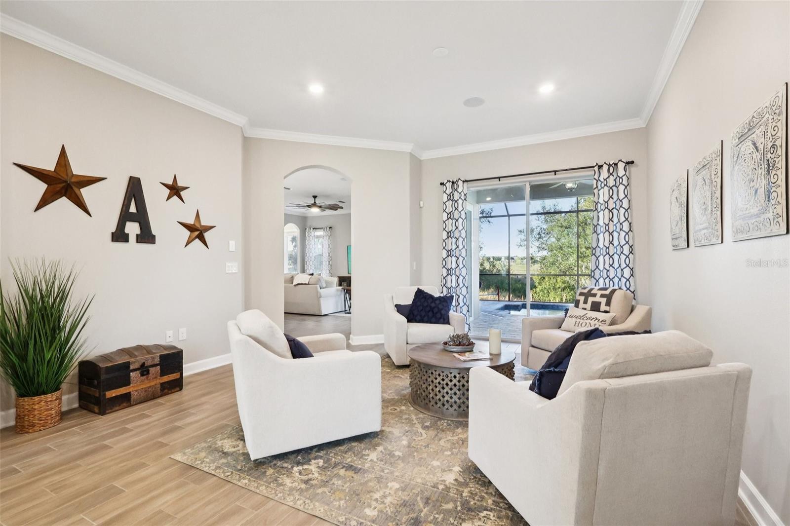 Image 10 of 91 For 8847 Fallen Oak Drive