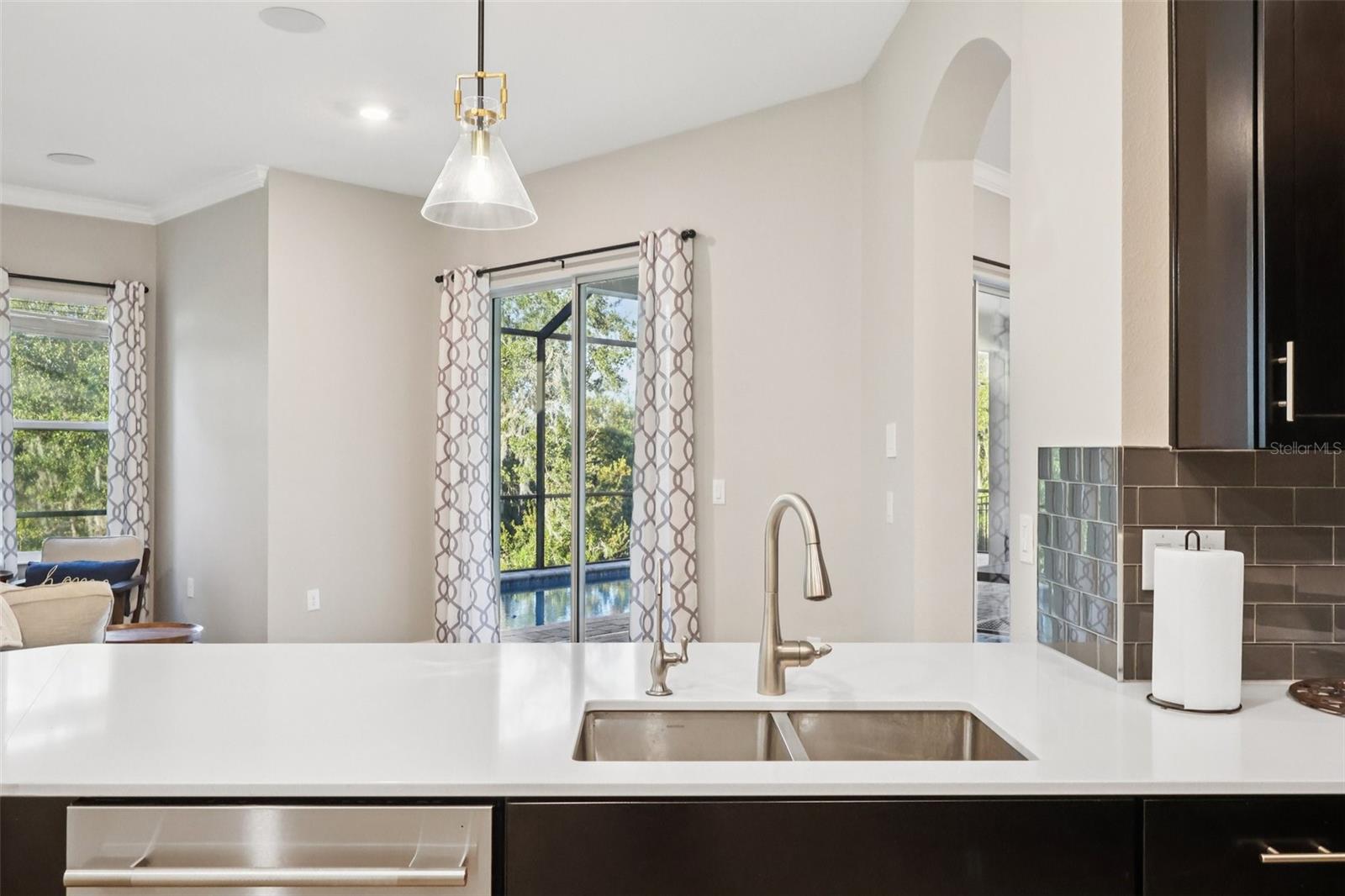 Image 19 of 91 For 8847 Fallen Oak Drive