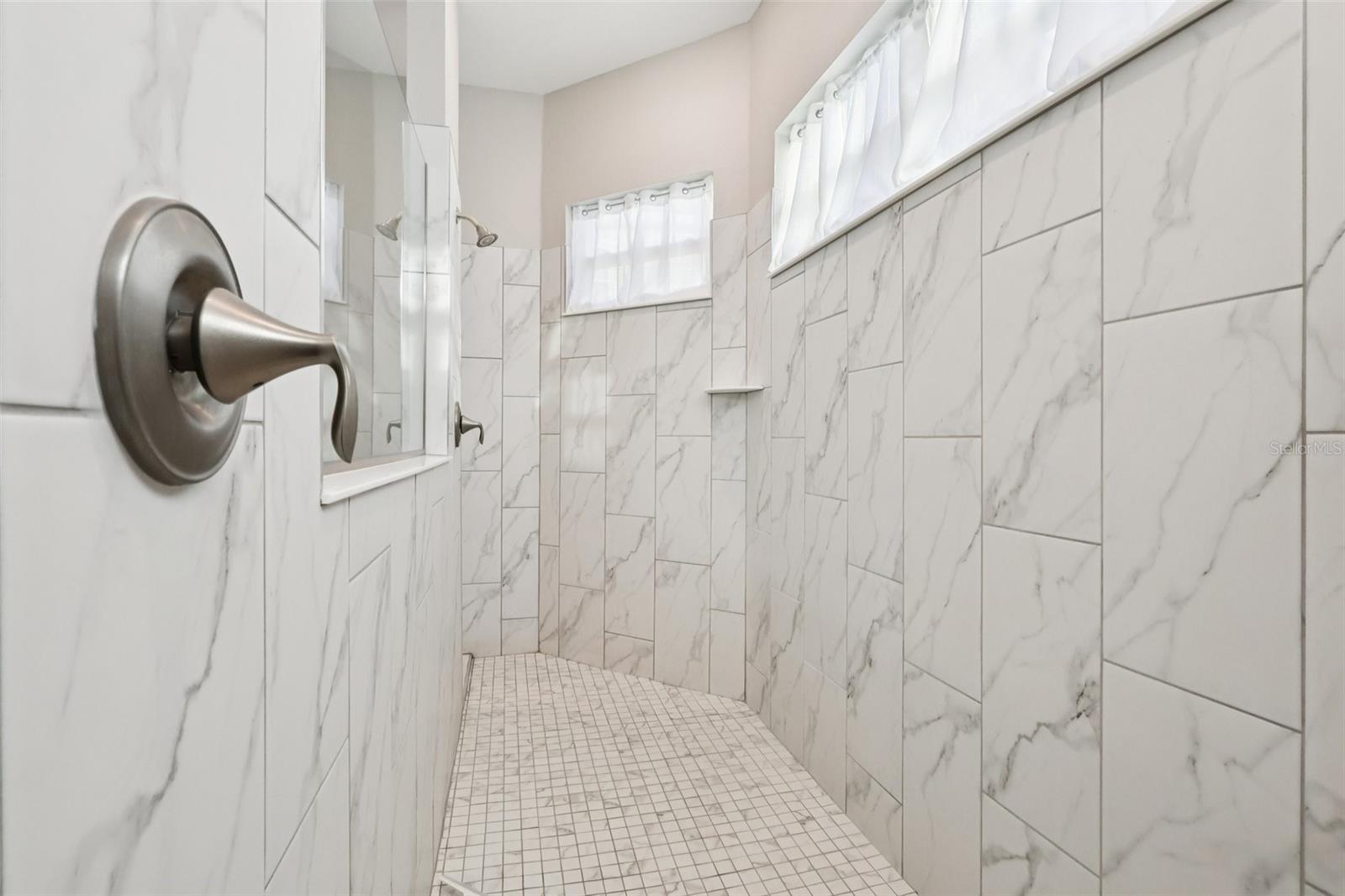 Image 28 of 91 For 8847 Fallen Oak Drive