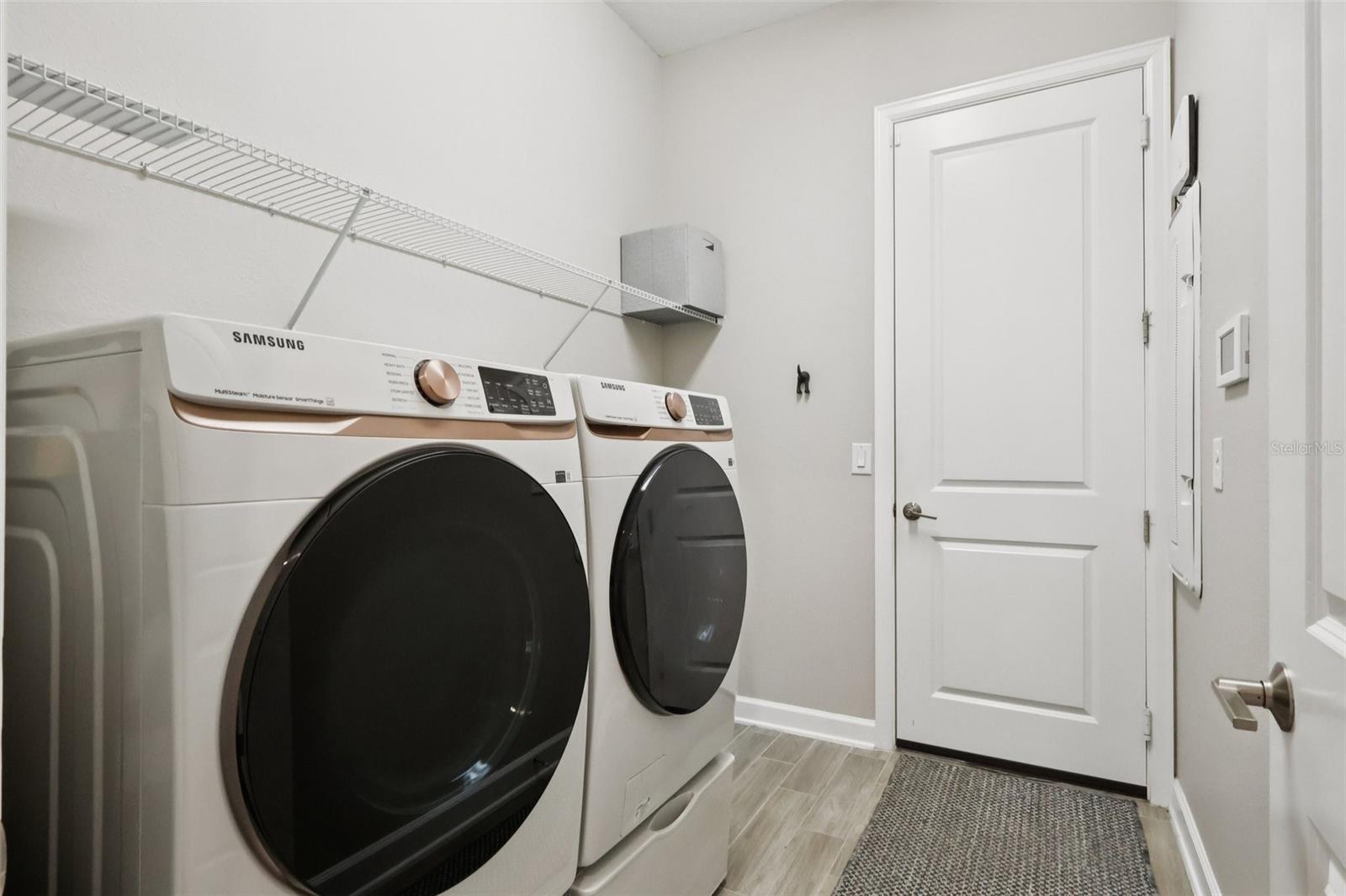 Image 29 of 91 For 8847 Fallen Oak Drive