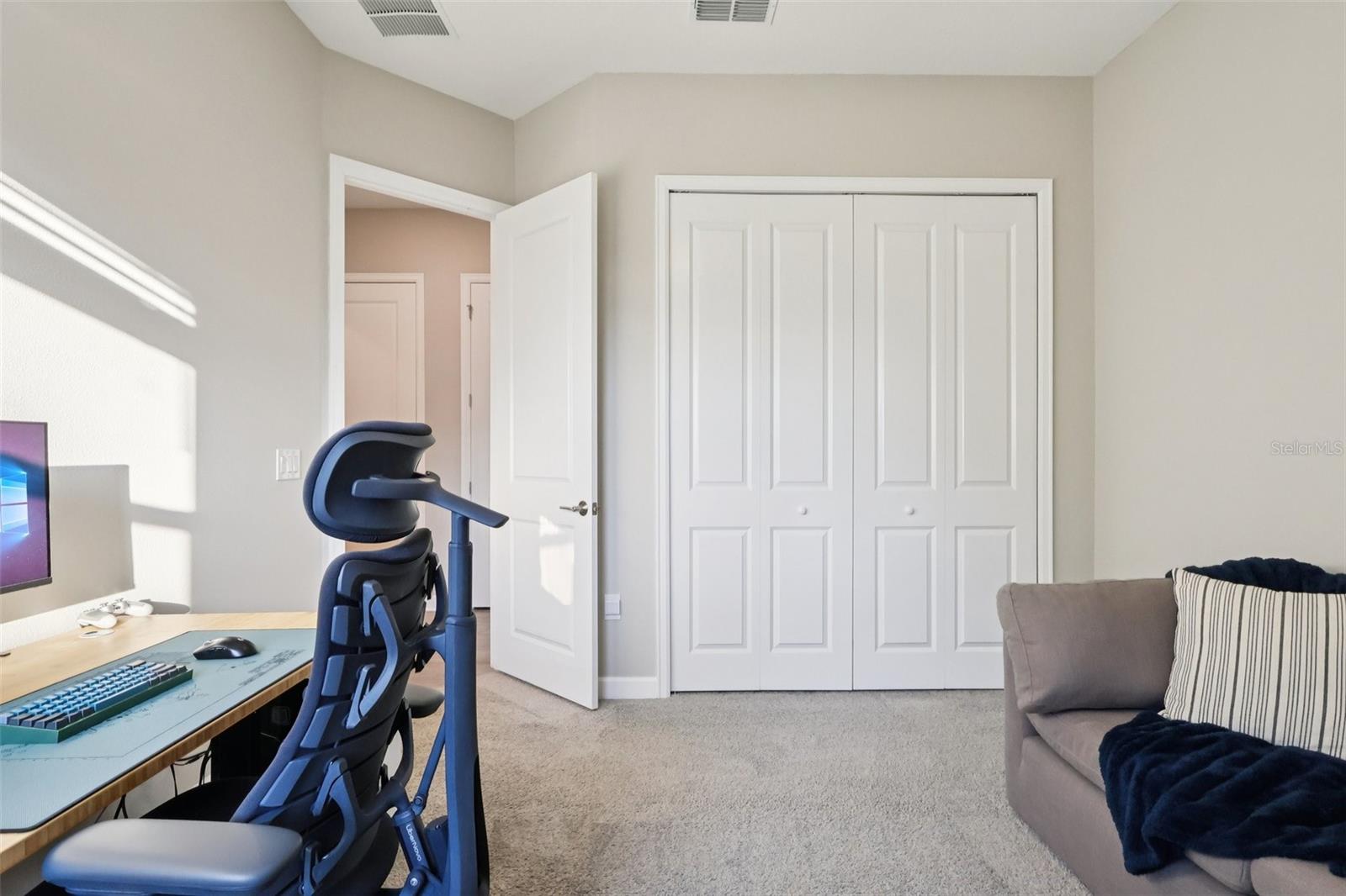 Image 31 of 91 For 8847 Fallen Oak Drive