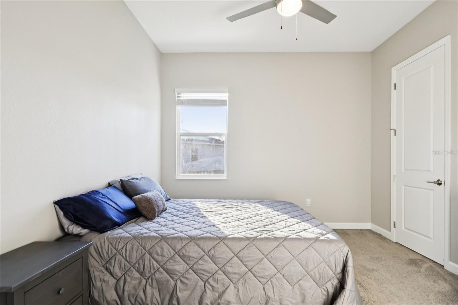 Image 33 of 91 For 8847 Fallen Oak Drive