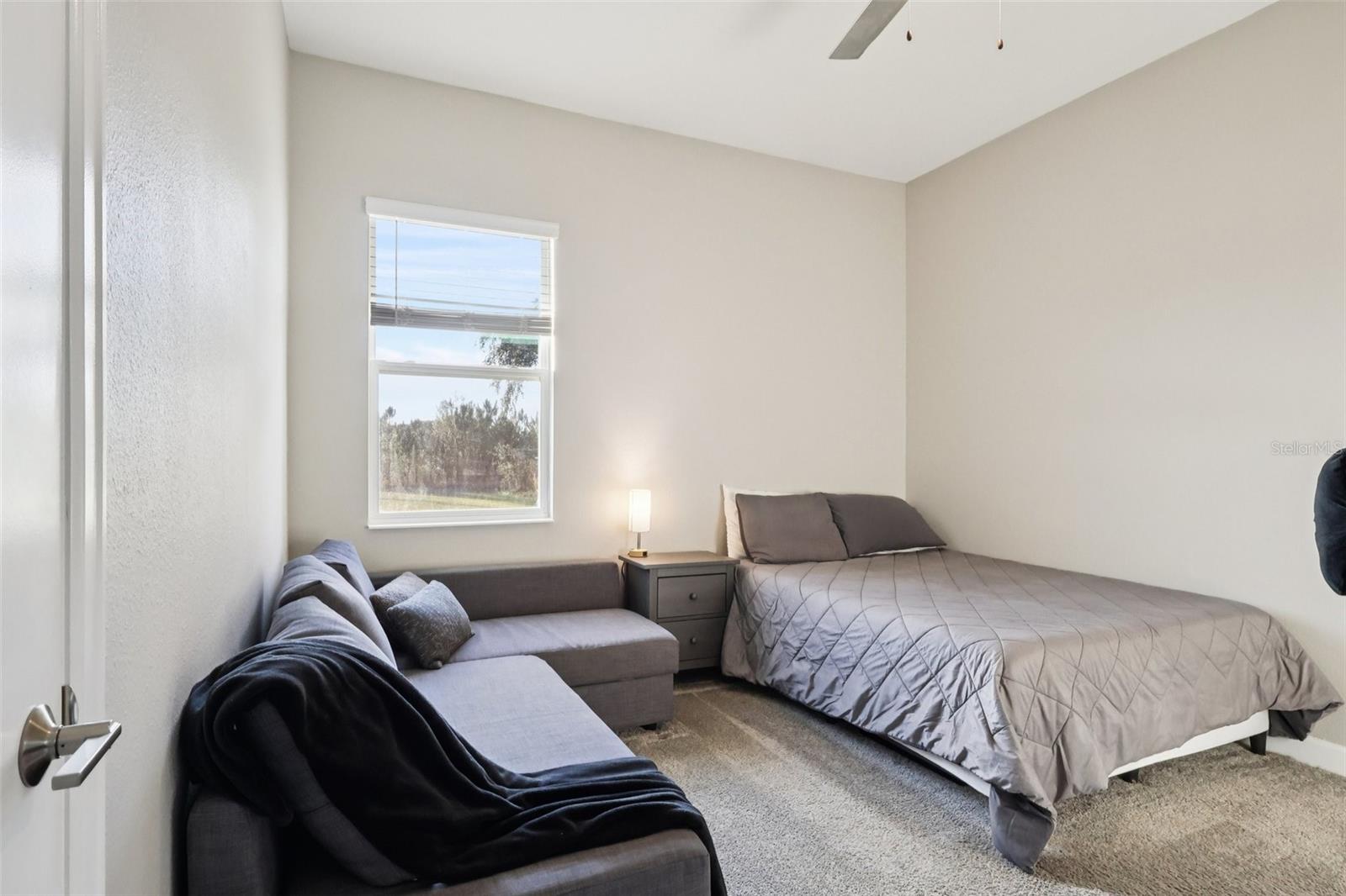 Image 36 of 91 For 8847 Fallen Oak Drive