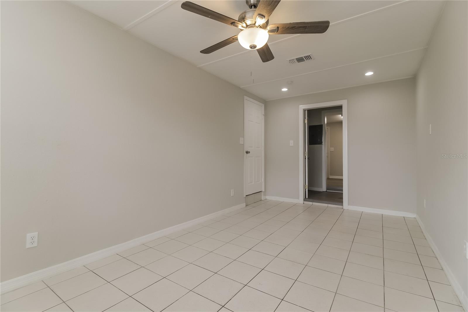 Image 12 of 16 For 560 Georgia Avenue