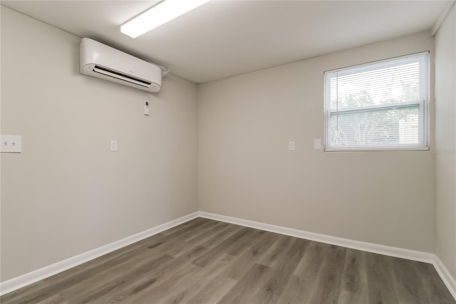 Image 13 of 16 For 560 Georgia Avenue