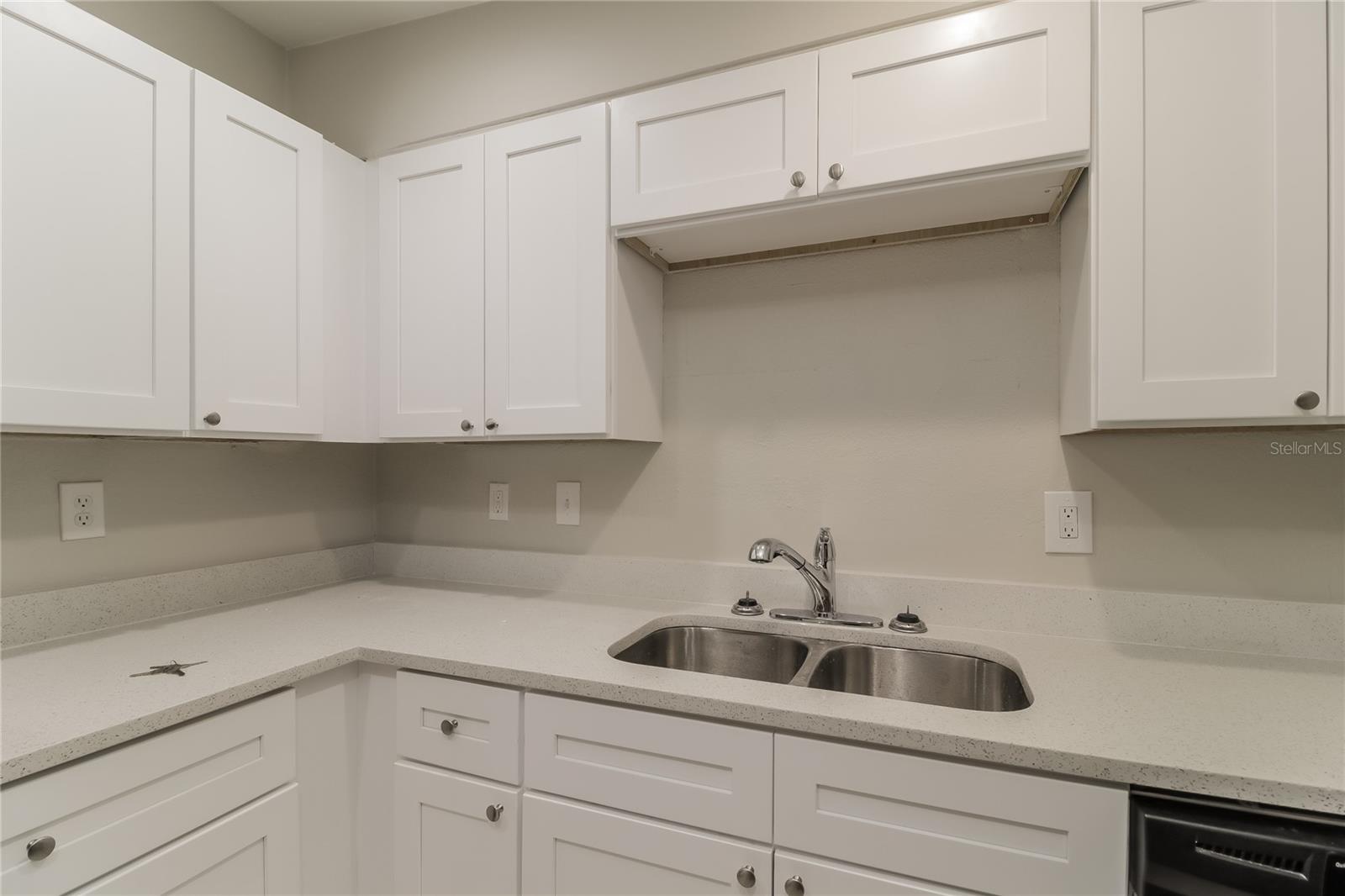 Image 5 of 16 For 560 Georgia Avenue