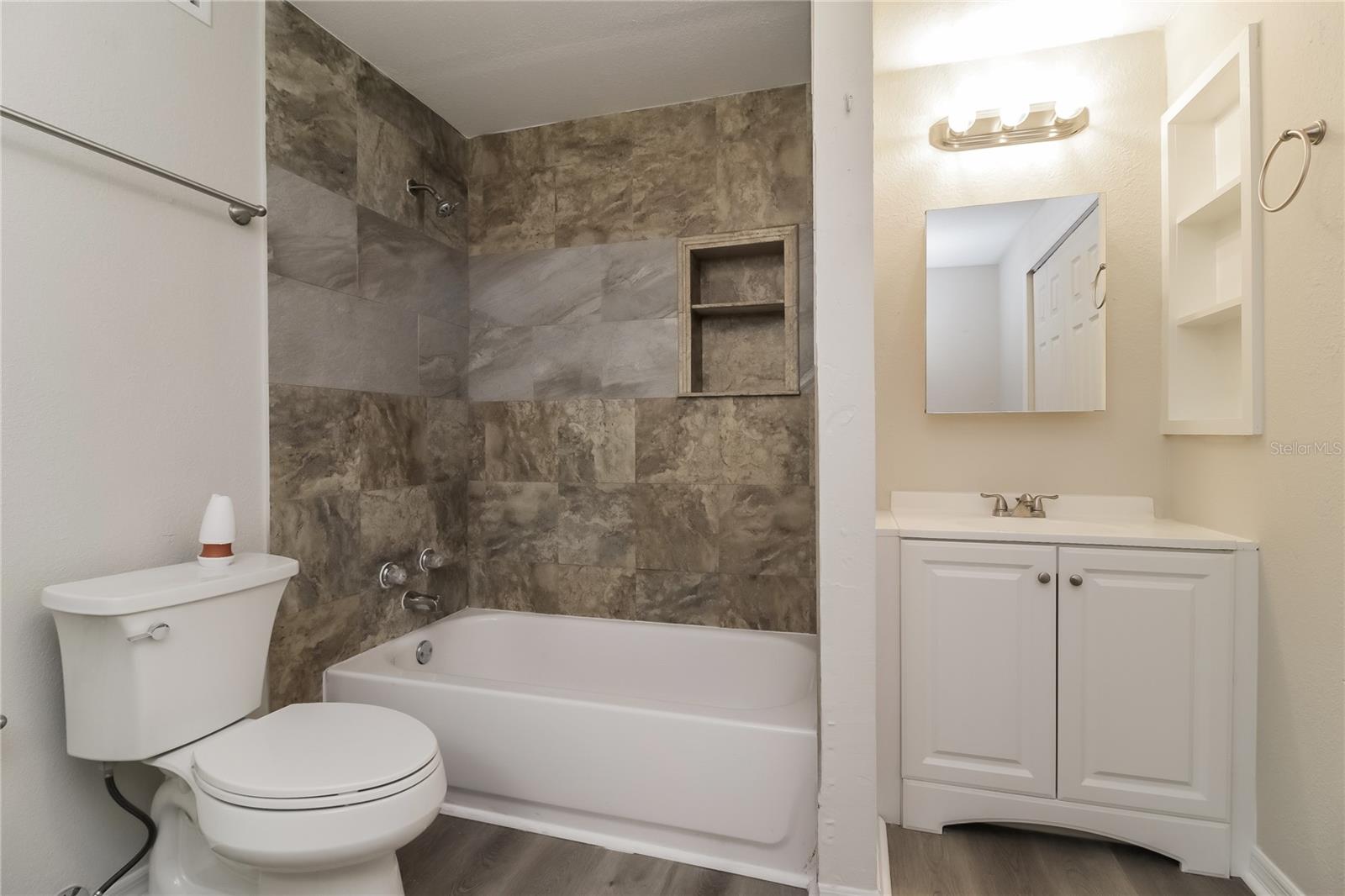 Image 8 of 16 For 560 Georgia Avenue