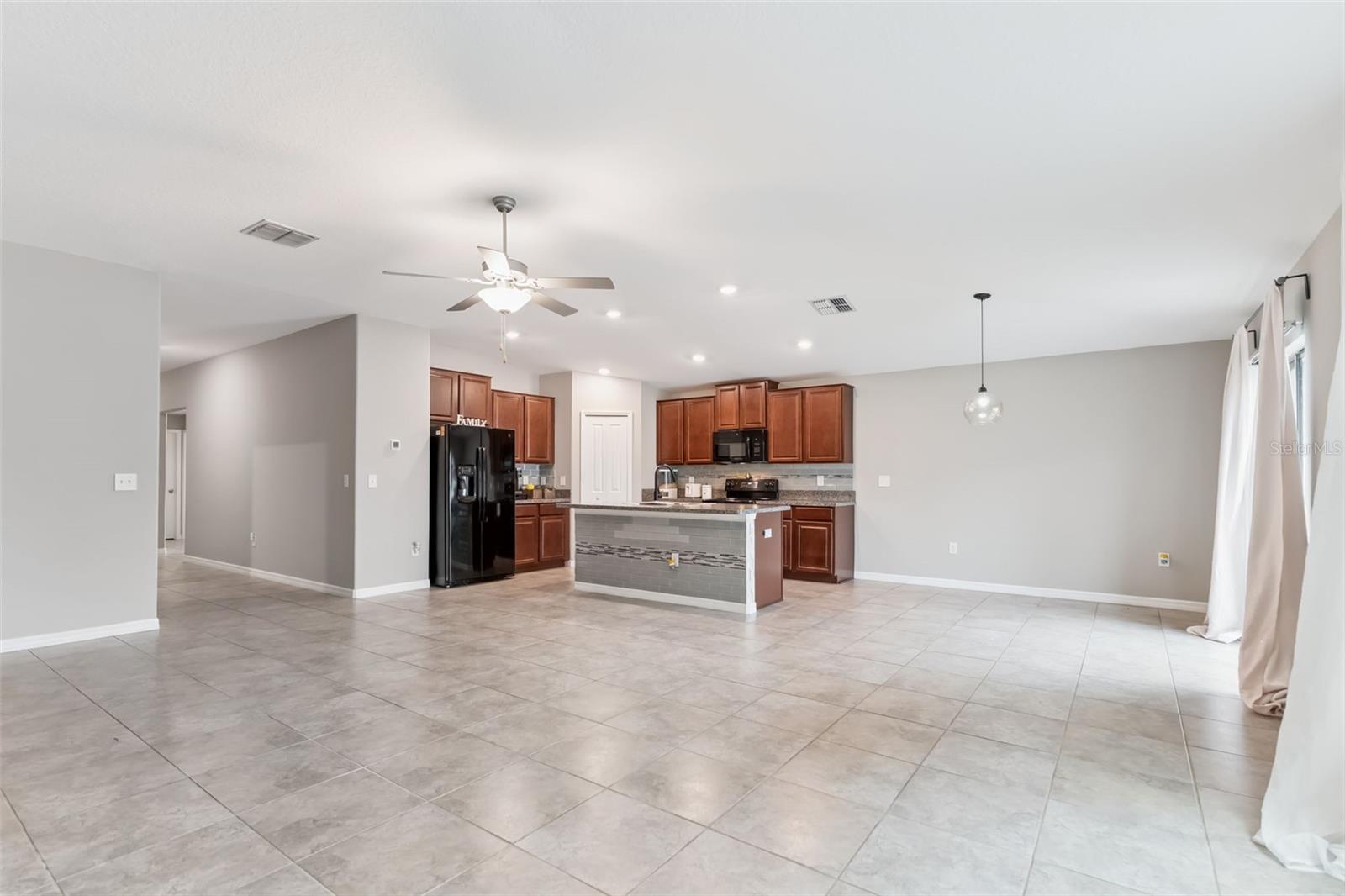 Image 20 of 22 For 7419 Pearly Everlasting Avenue