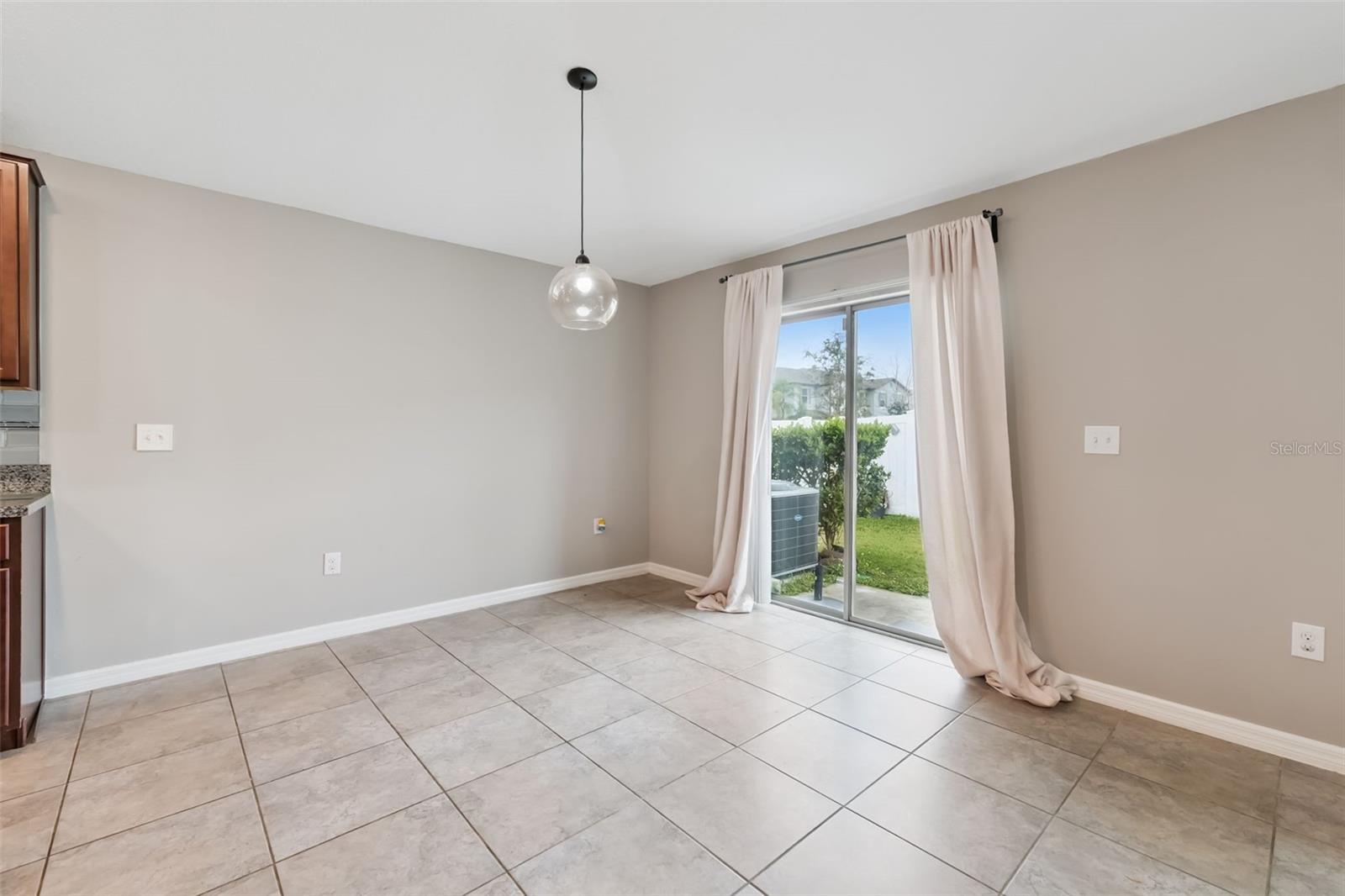 Image 21 of 22 For 7419 Pearly Everlasting Avenue