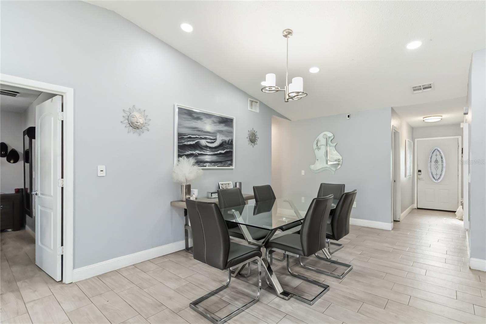 Image 18 of 48 For 1873 Casselwood Street