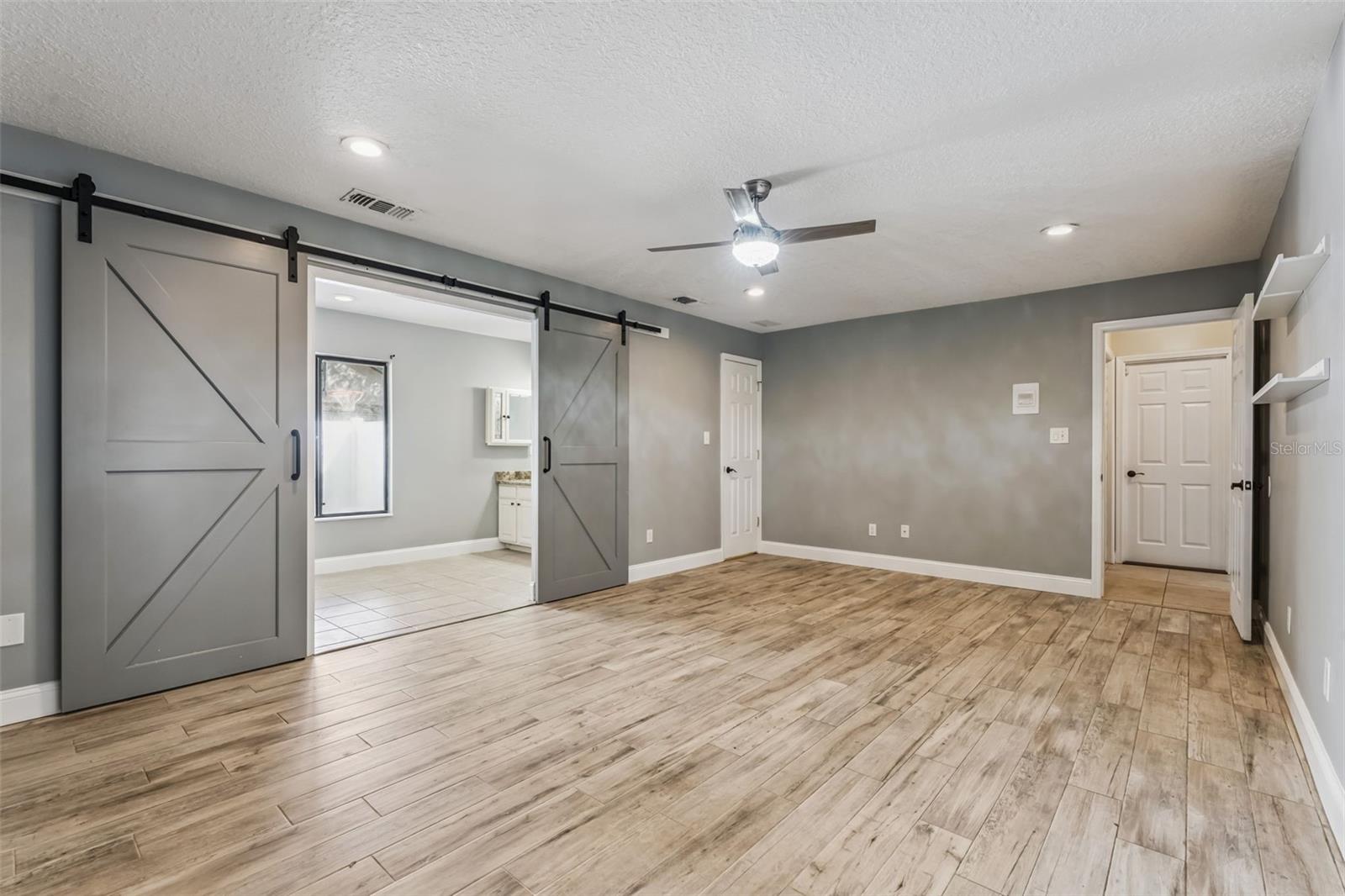 Image 10 of 33 For 650 Cayuga Drive