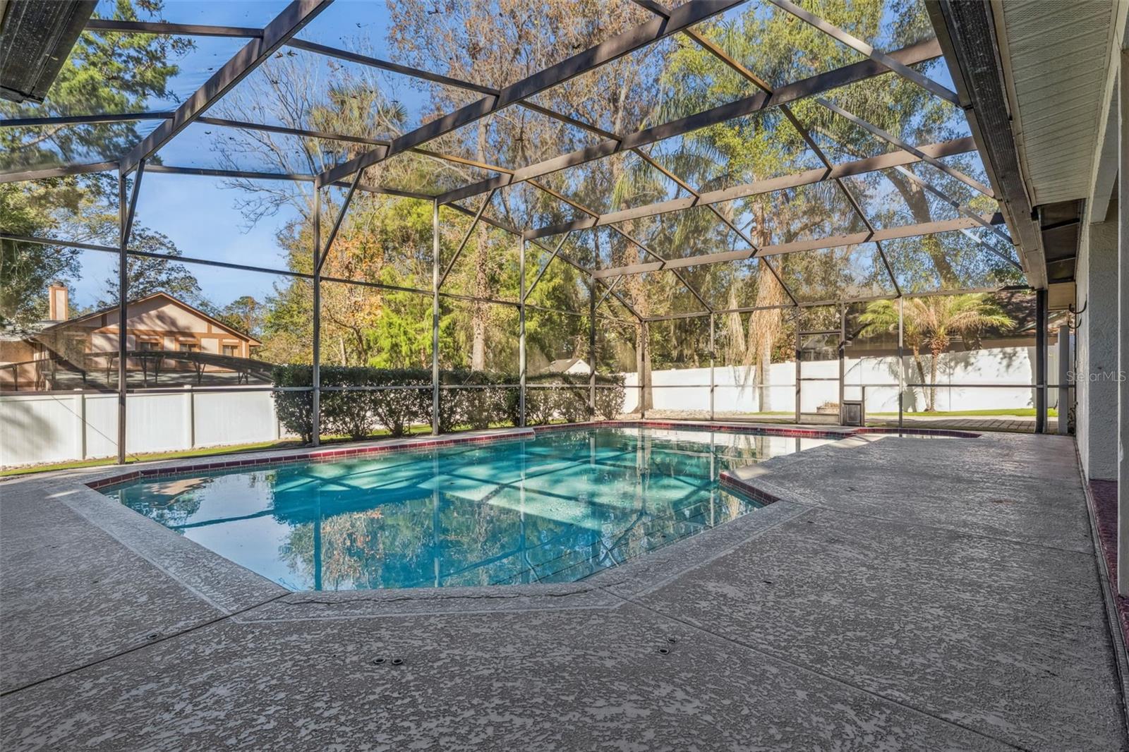 Image 24 of 33 For 650 Cayuga Drive