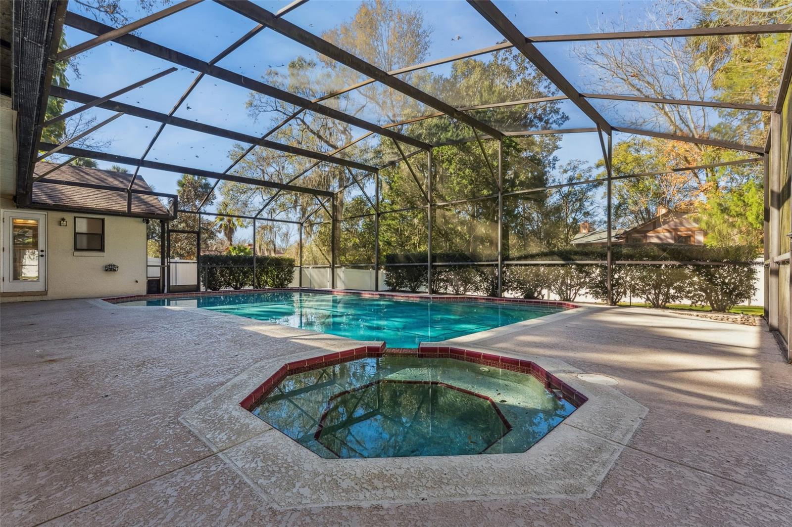 Image 26 of 33 For 650 Cayuga Drive