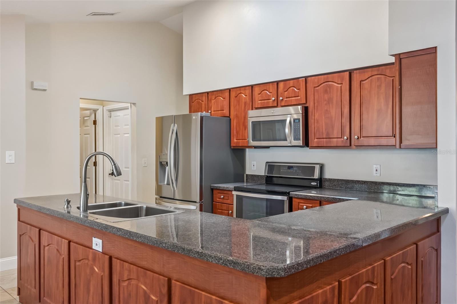 Image 6 of 33 For 650 Cayuga Drive