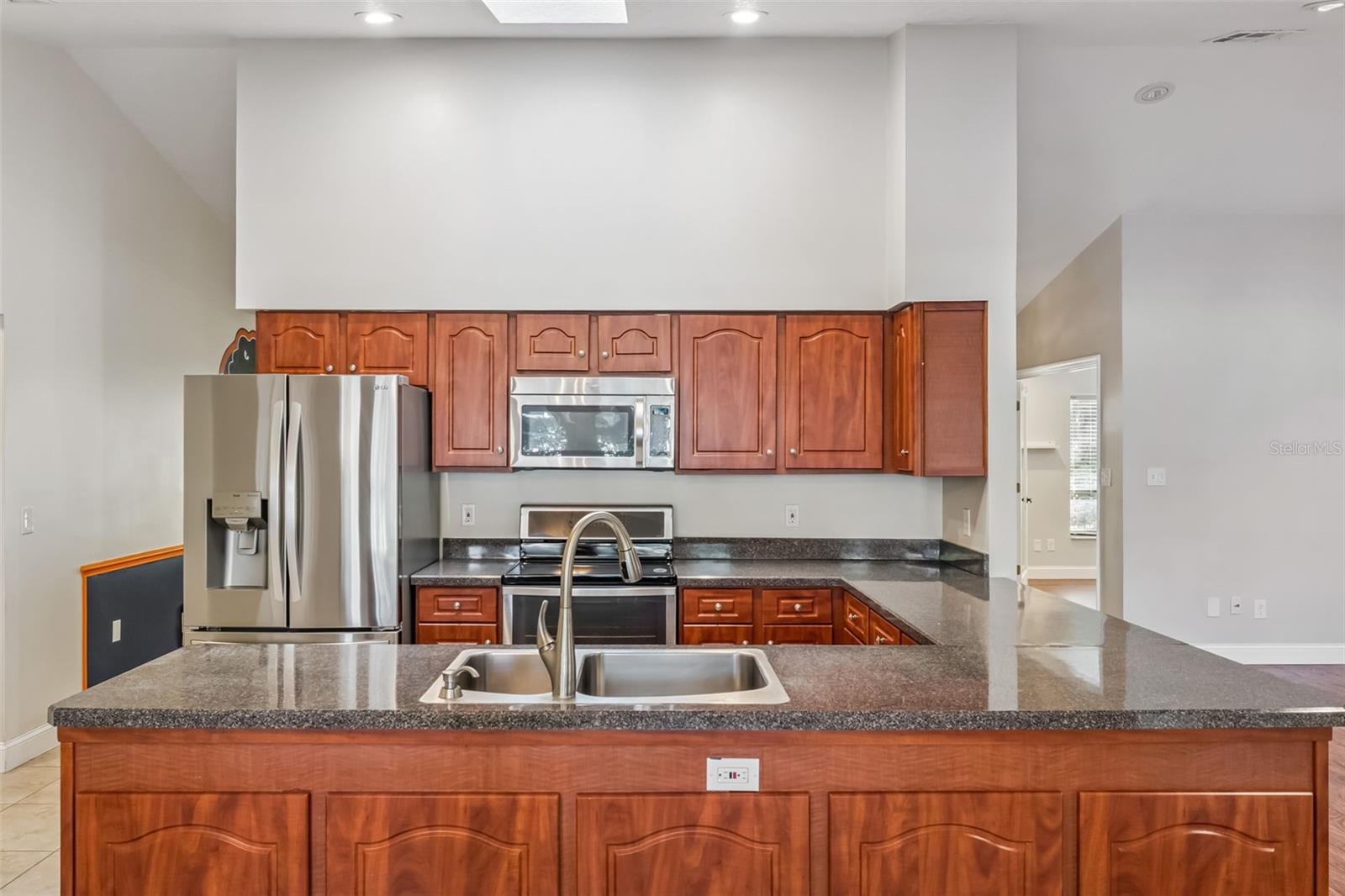 Image 7 of 33 For 650 Cayuga Drive