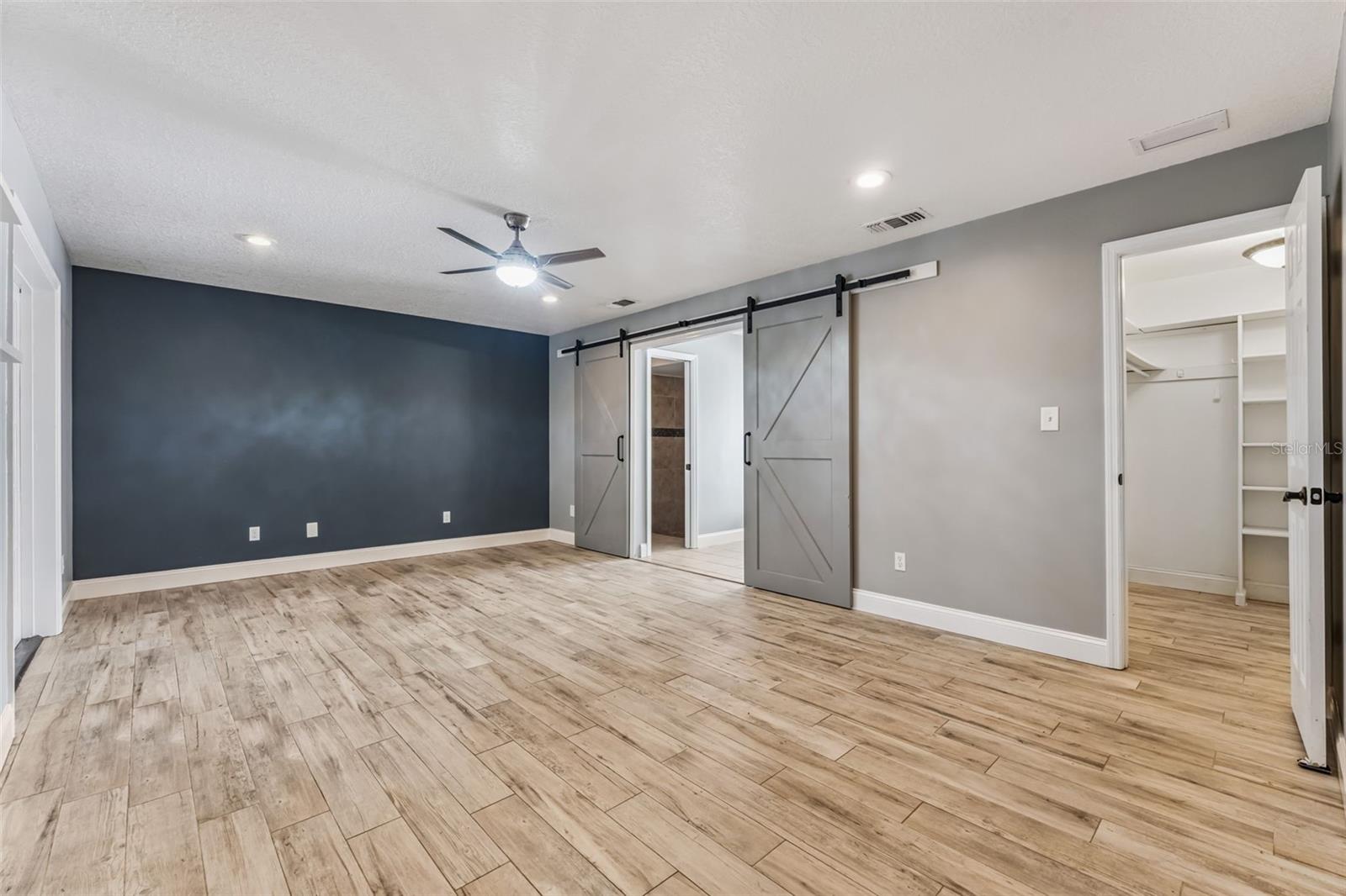 Image 9 of 33 For 650 Cayuga Drive