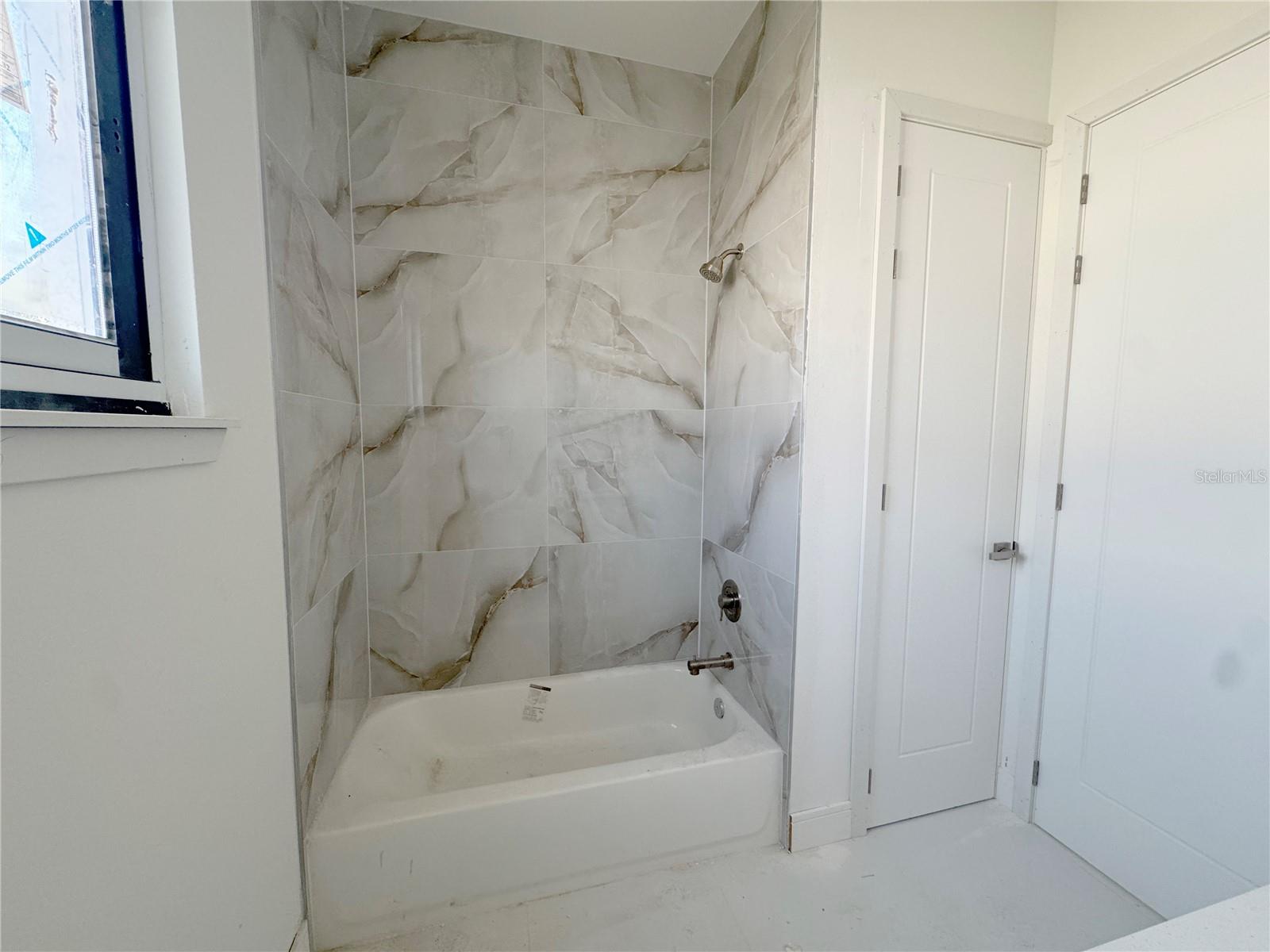 Image 11 of 13 For 23372 Rosewood Avenue