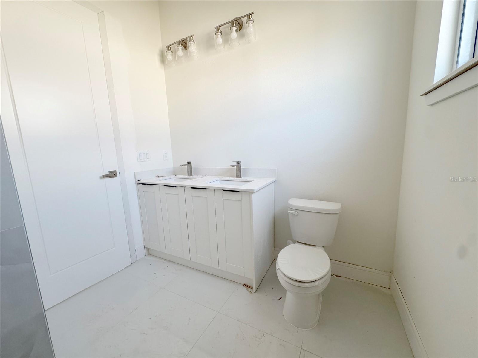 Image 12 of 13 For 23372 Rosewood Avenue