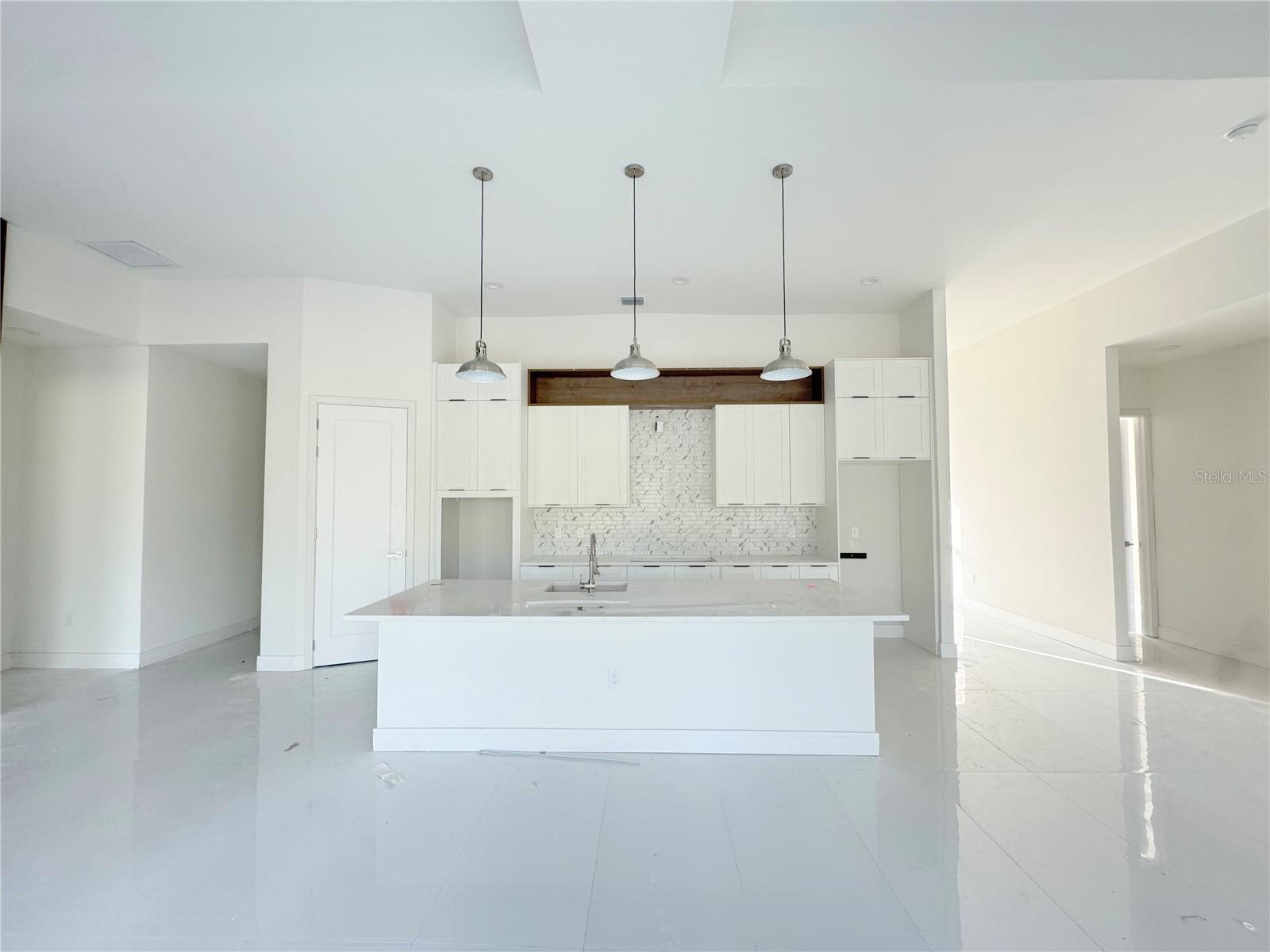 Image 4 of 13 For 23372 Rosewood Avenue