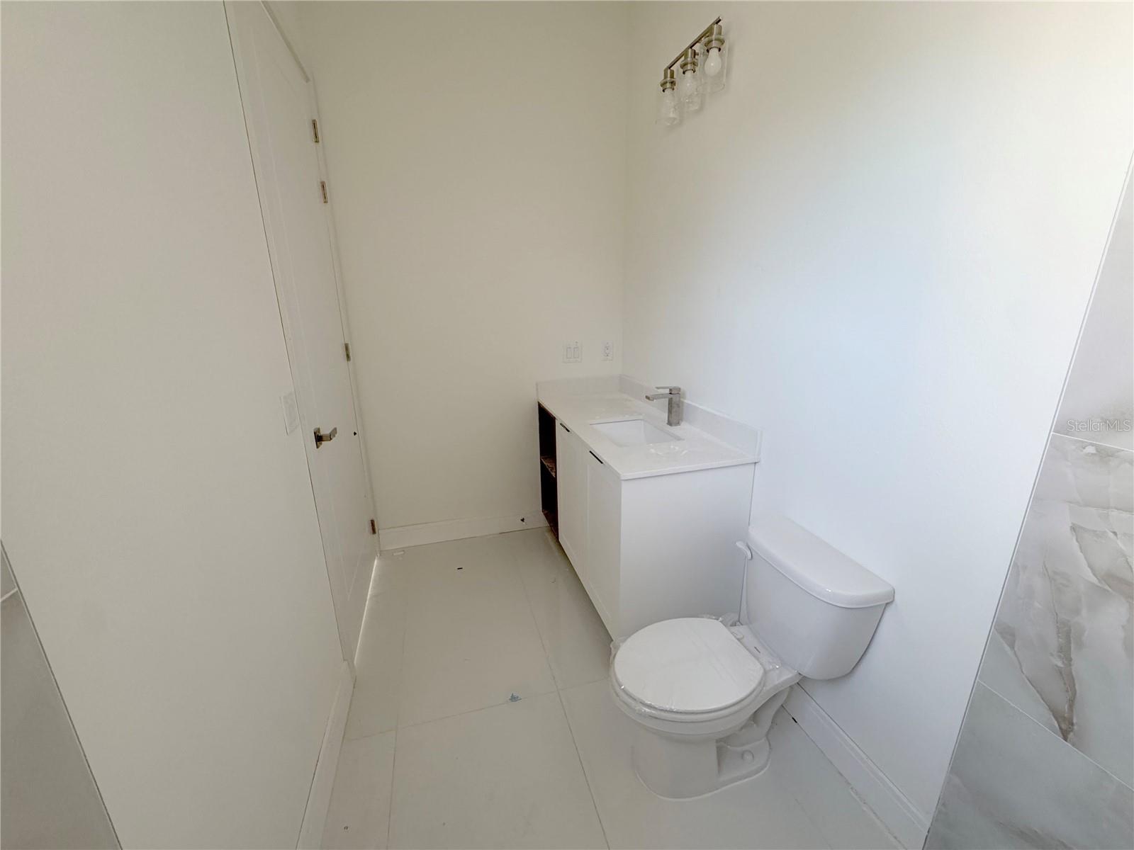 Image 8 of 13 For 23372 Rosewood Avenue