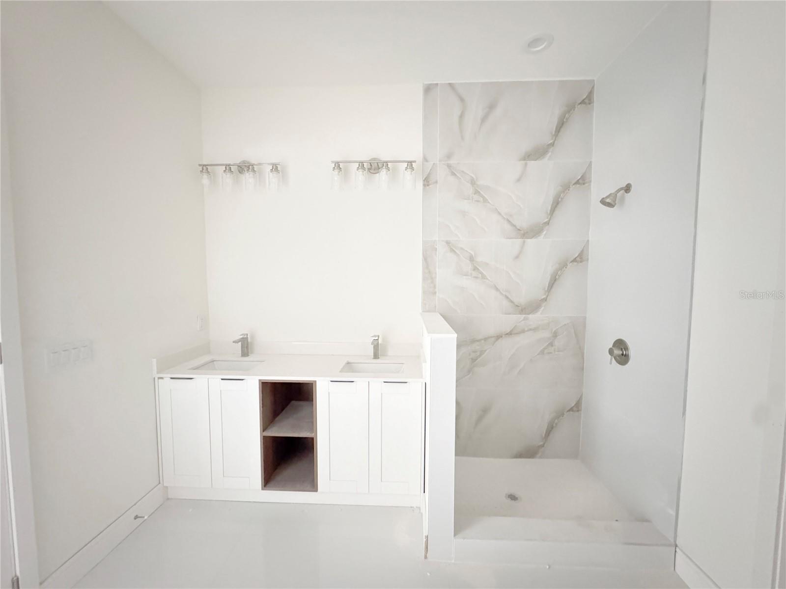 Image 9 of 13 For 23372 Rosewood Avenue