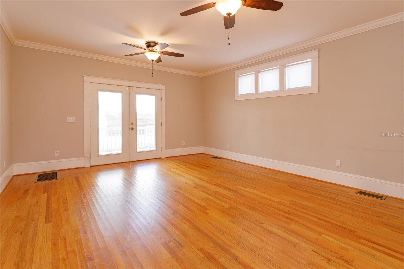 Image 22 of 47 For 817 Livingston Street